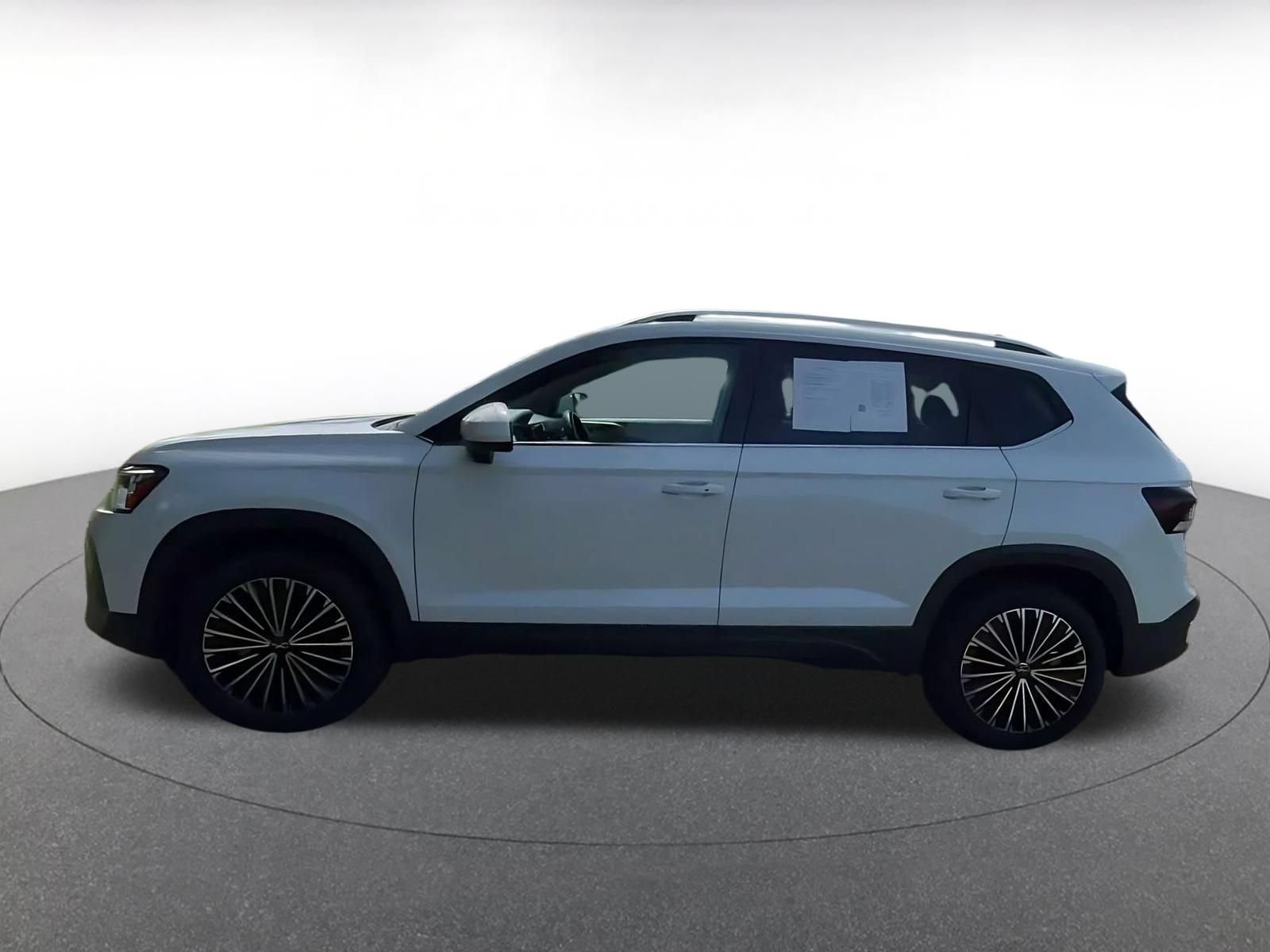 Thumbnail: 2025 Volkswagen Taos - 8