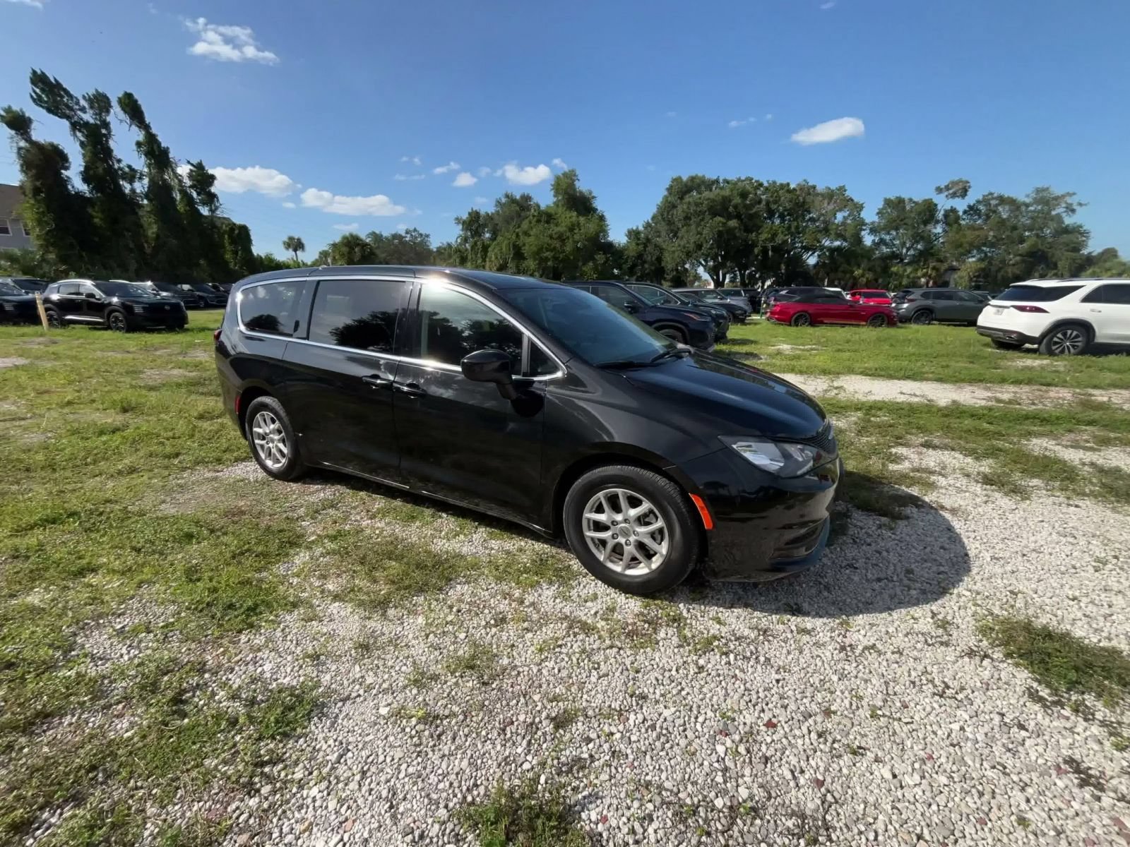 Thumbnail: 2023 Chrysler Voyager - 3