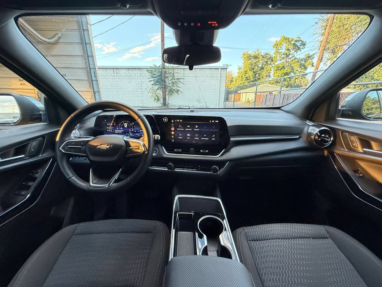 Thumbnail: 2025 Chevrolet Equinox - 32