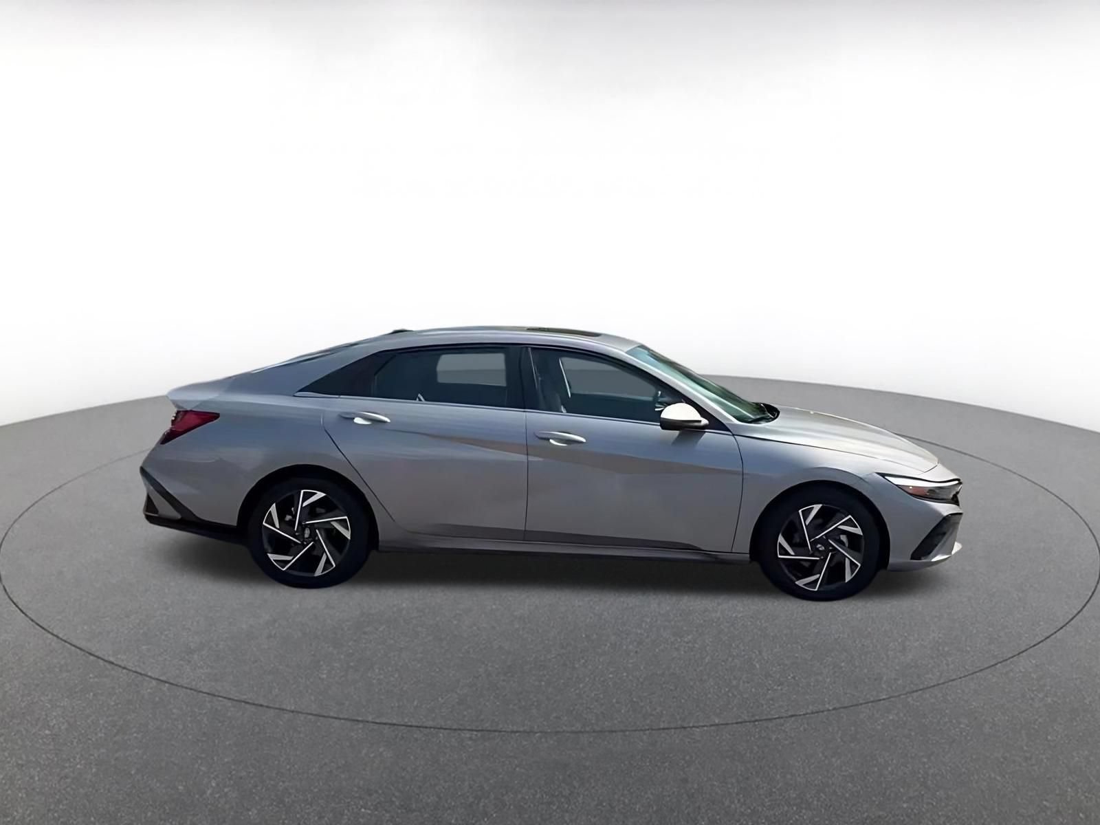 Thumbnail: 2025 Hyundai Elantra - 10