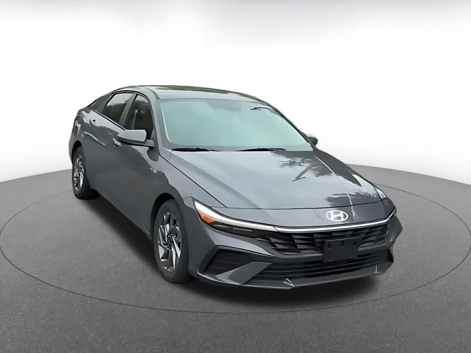 Thumbnail: 2026 Hyundai Elantra - 3