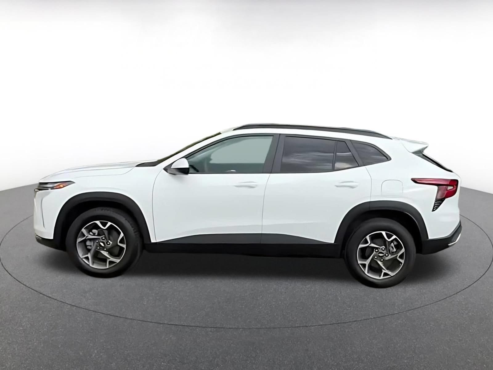 Thumbnail: 2025 Chevrolet Trax - 8
