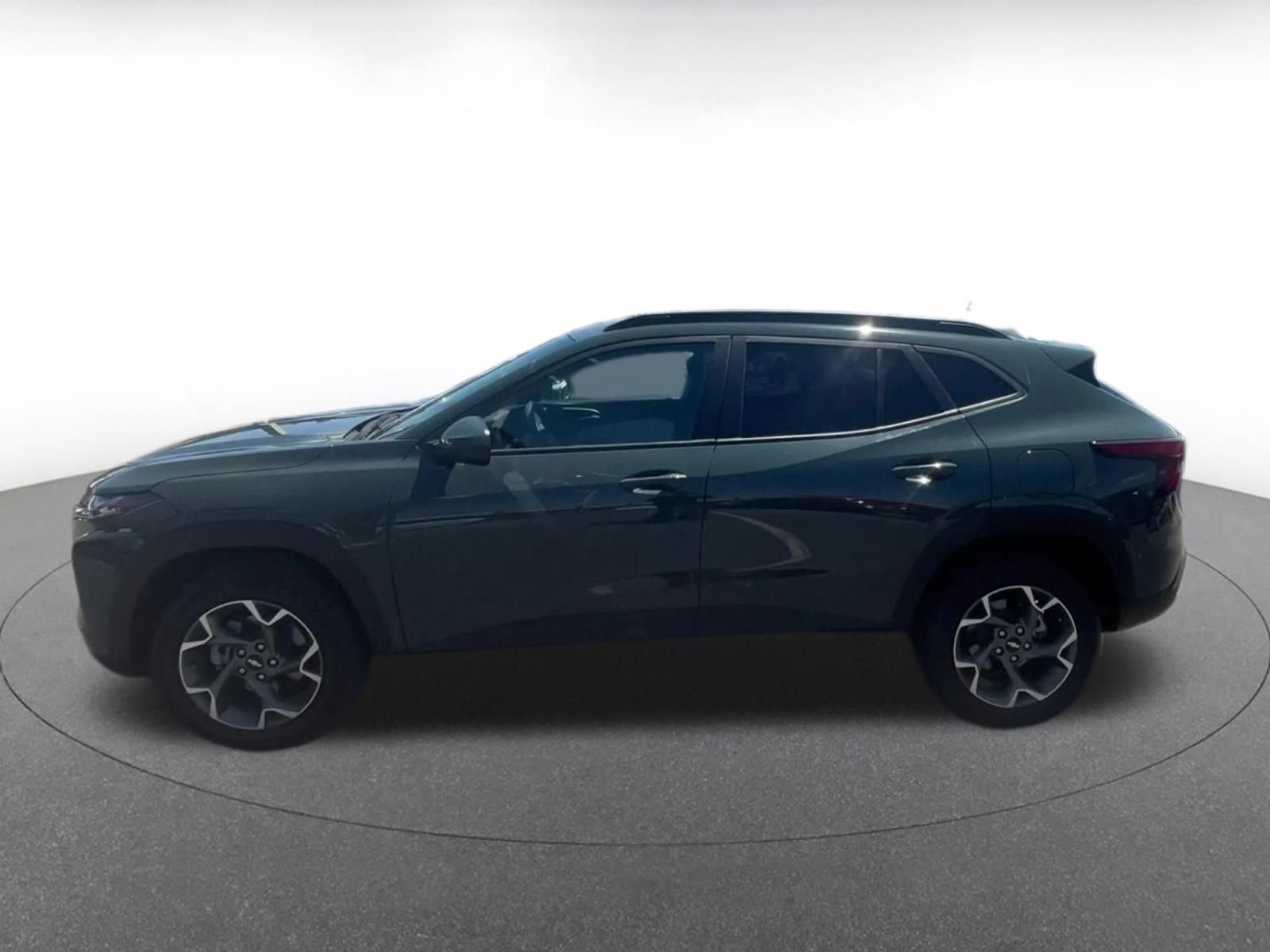 Thumbnail: 2025 Chevrolet Trax - 8