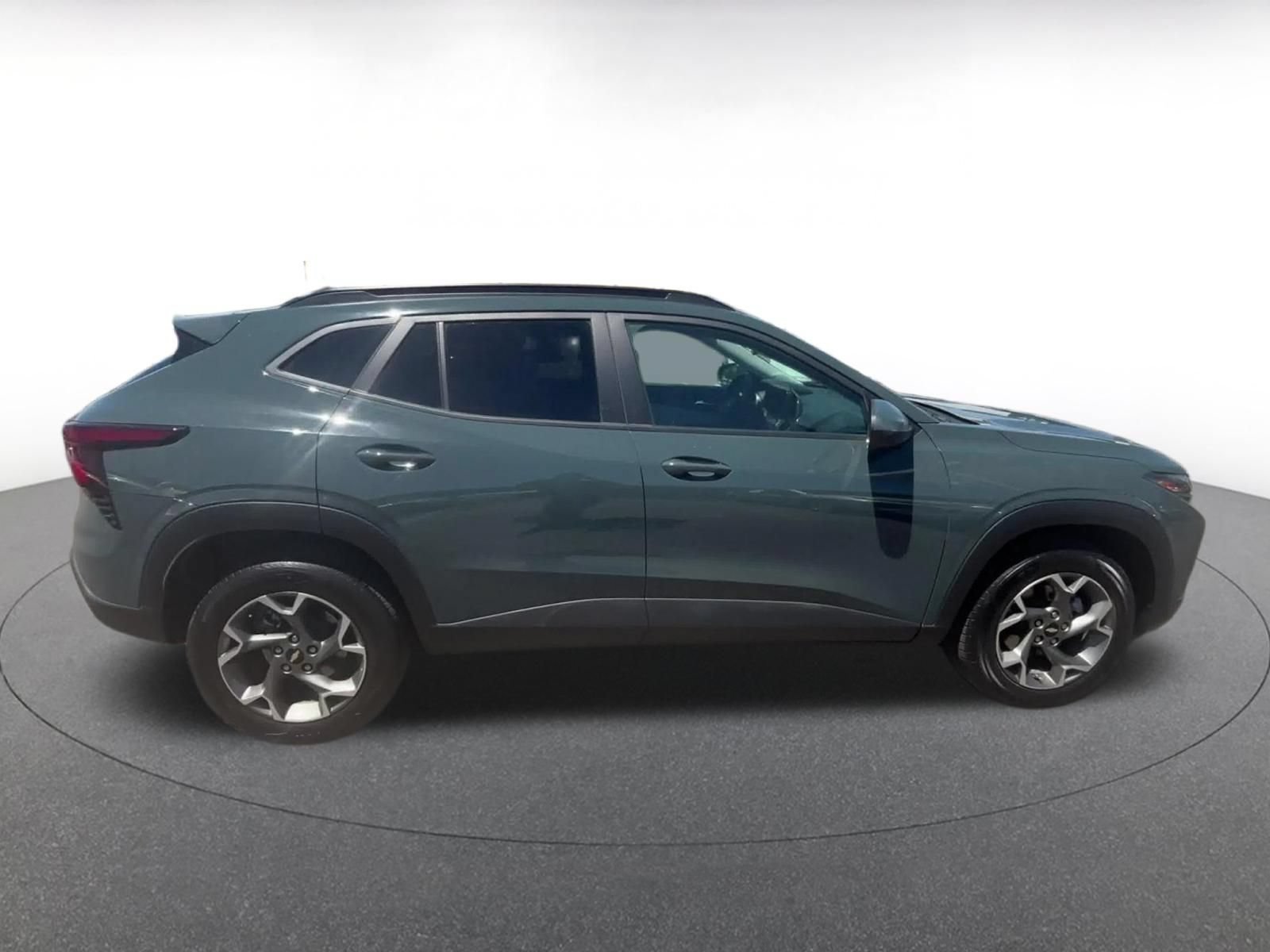 Thumbnail: 2025 Chevrolet Trax - 14