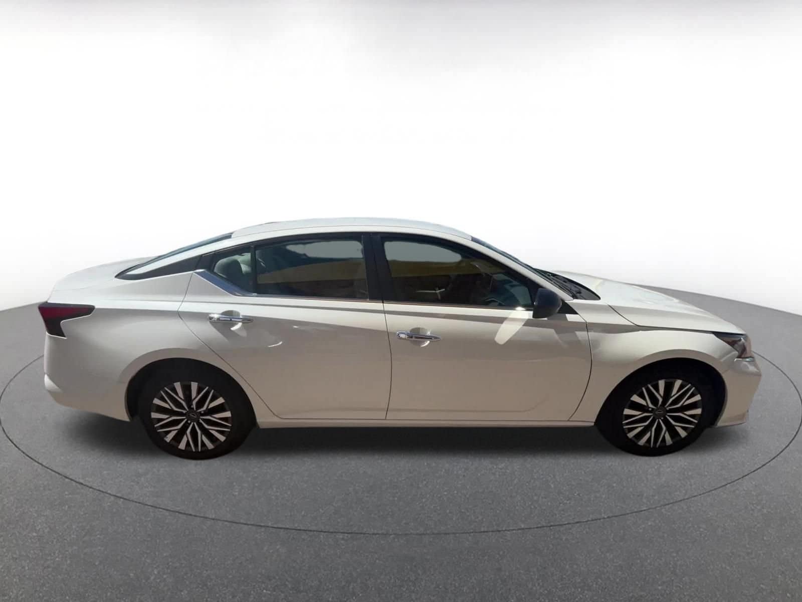 Thumbnail: 2025 Nissan Altima - 15