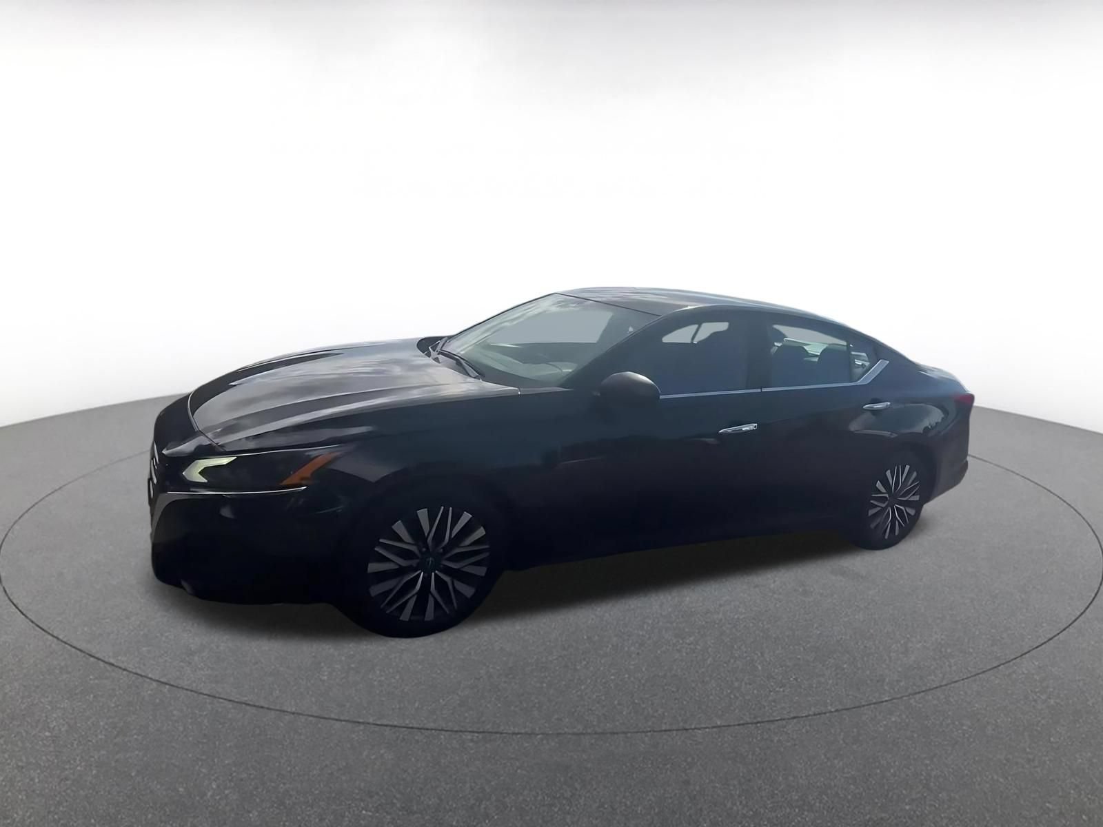 Thumbnail: 2025 Nissan Altima - 8