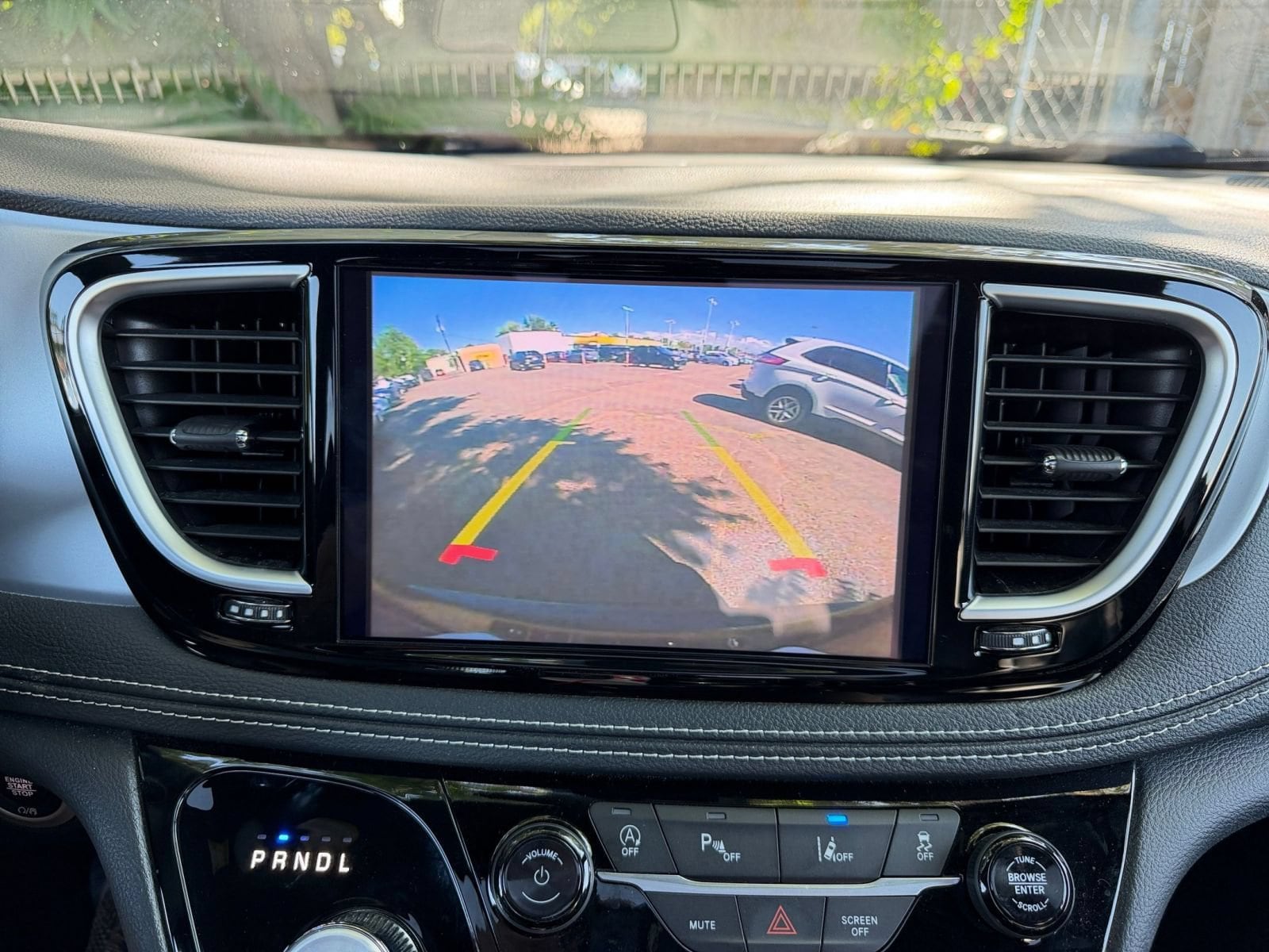 Thumbnail: 2025 Chrysler Pacifica - 25