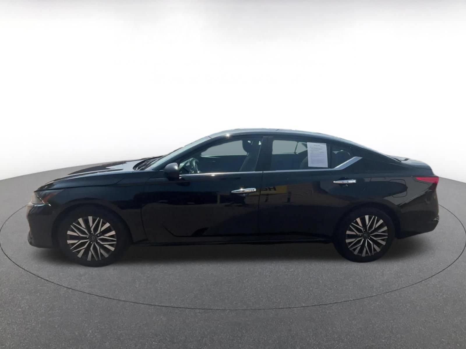 Thumbnail: 2025 Nissan Altima - 8