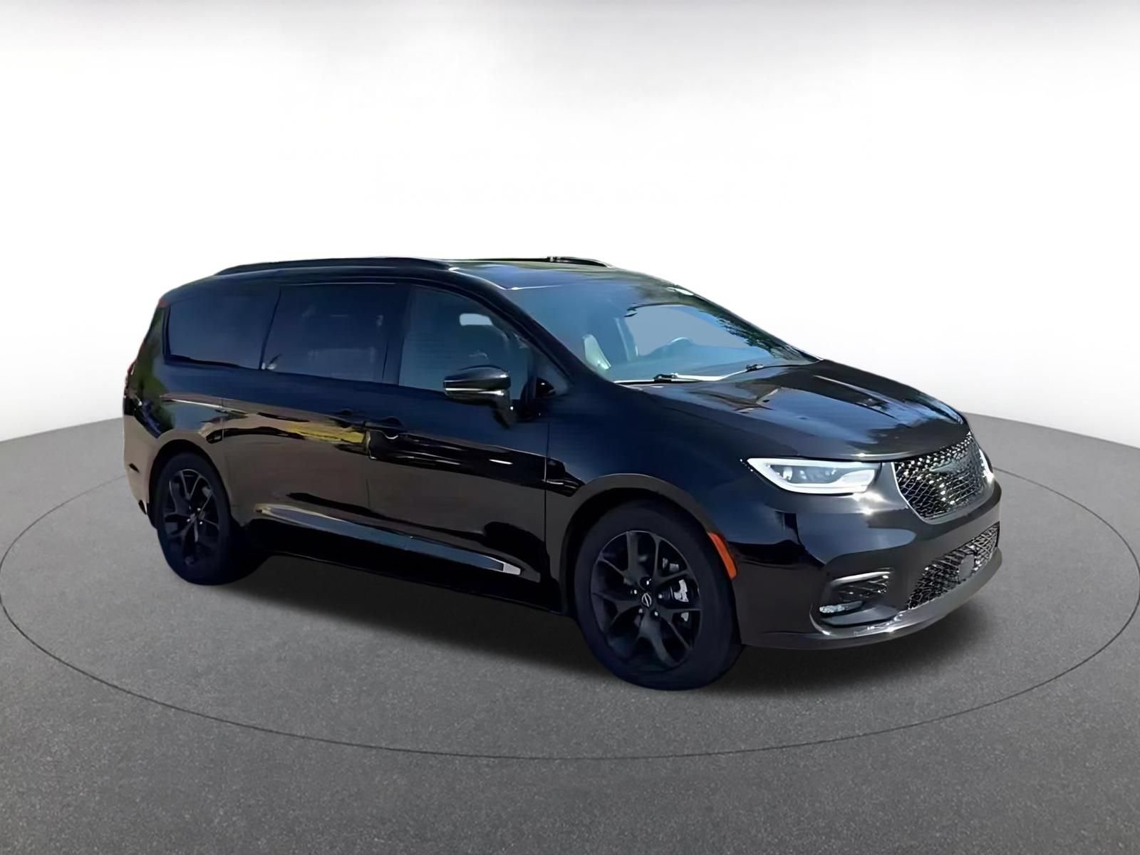 Thumbnail: 2025 Chrysler Pacifica - 2