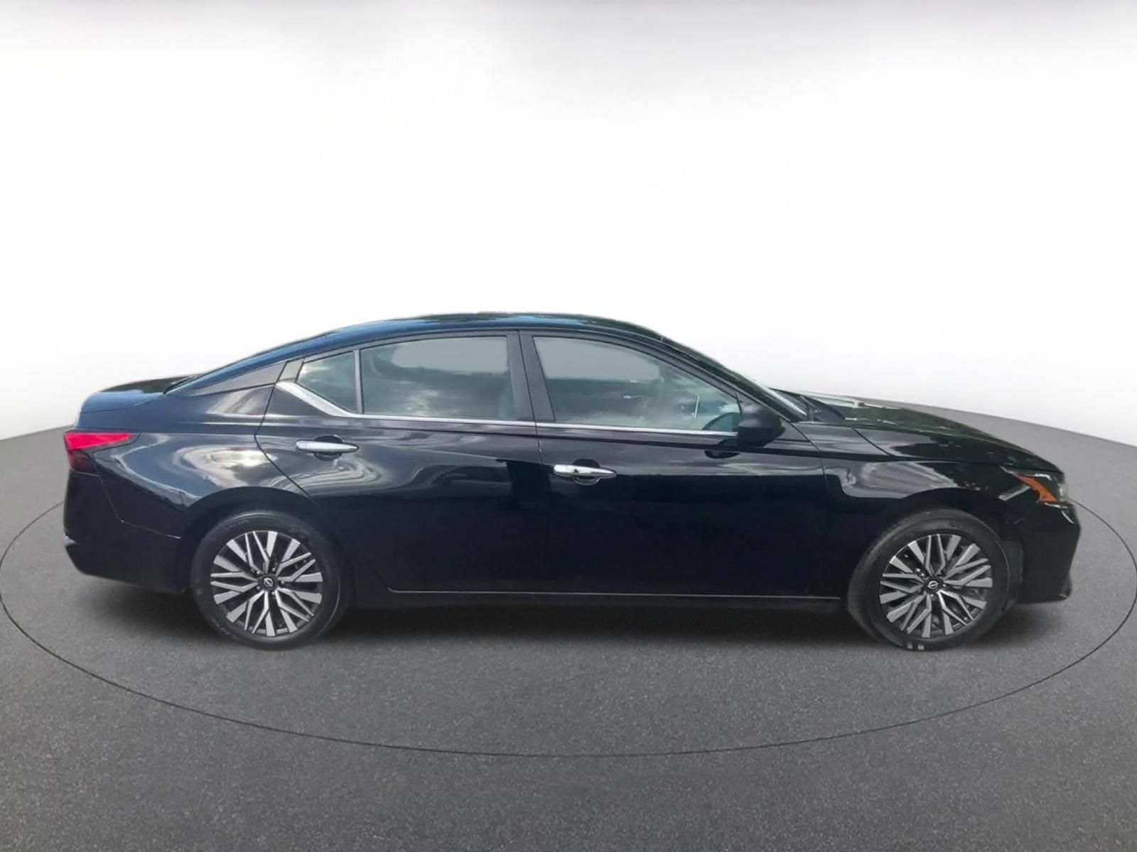 Thumbnail: 2025 Nissan Altima - 15