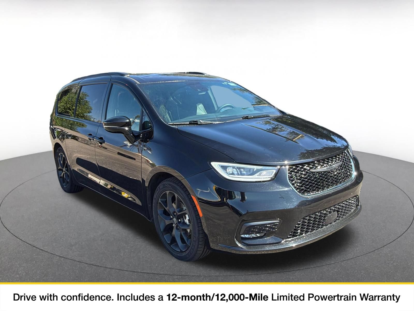 Thumbnail: 2025 Chrysler Pacifica - 1