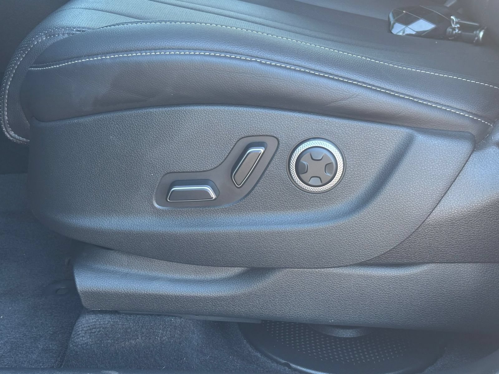 Thumbnail: 2026 Genesis GV80 - 20