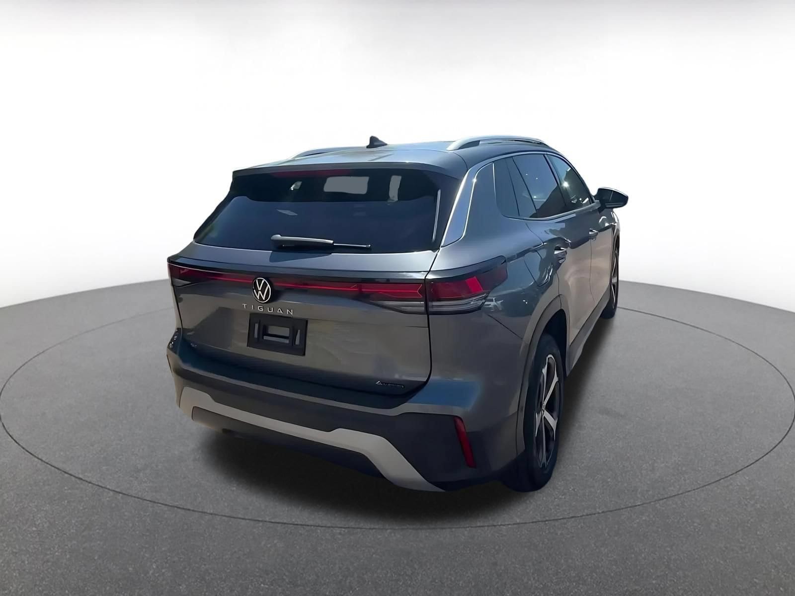 Thumbnail: 2026 Volkswagen Tiguan - 13