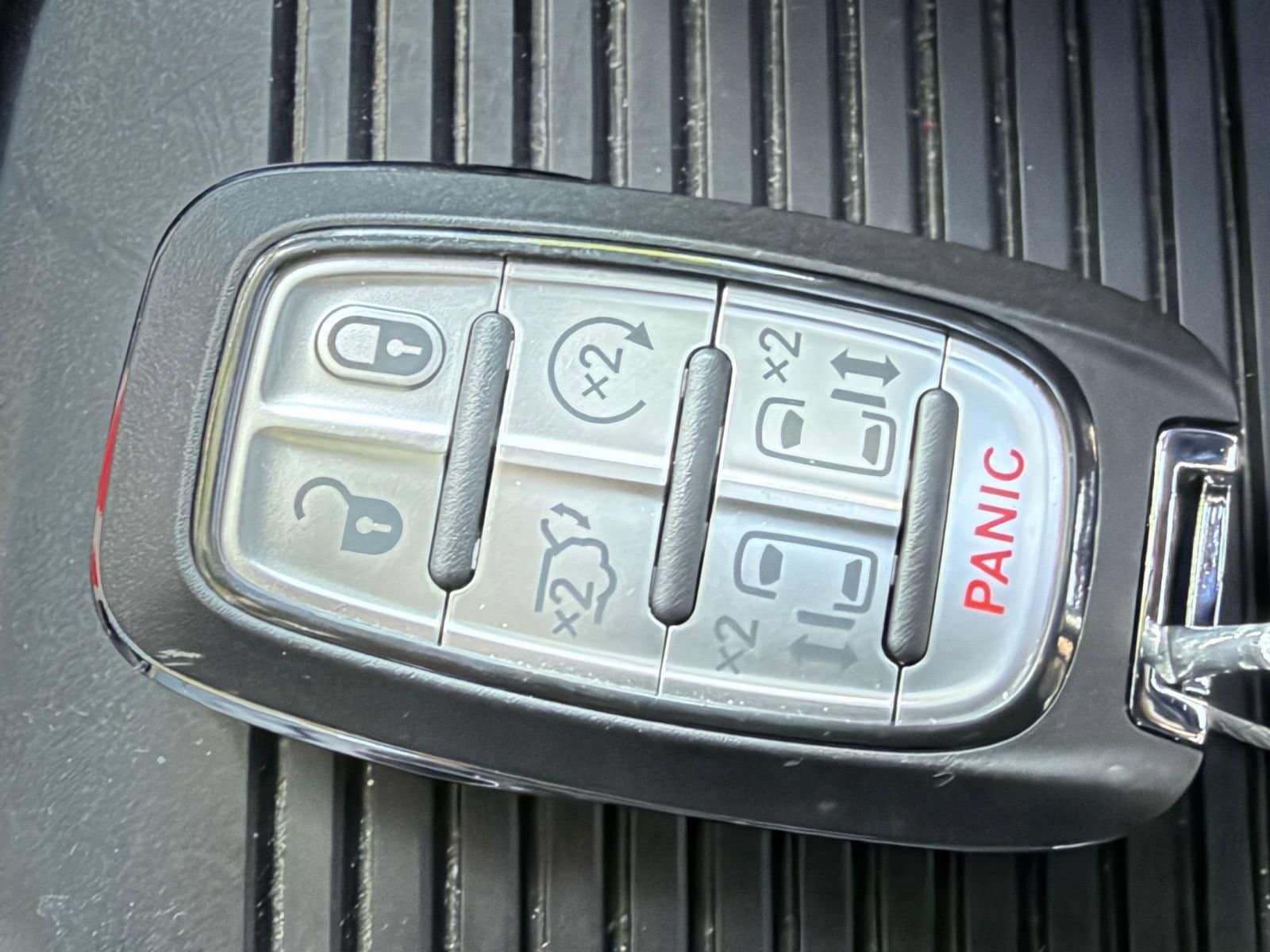Thumbnail: 2025 Chrysler Pacifica - 26