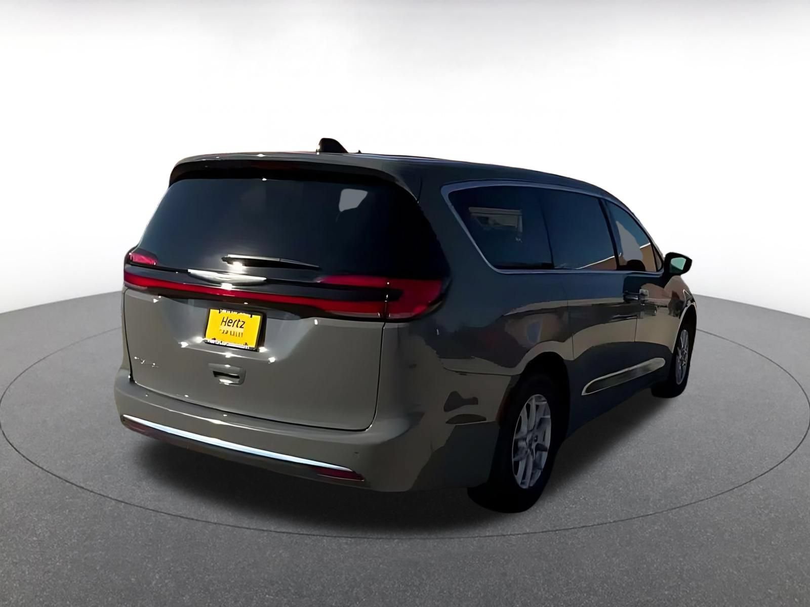 Thumbnail: 2025 Chrysler Pacifica - 13