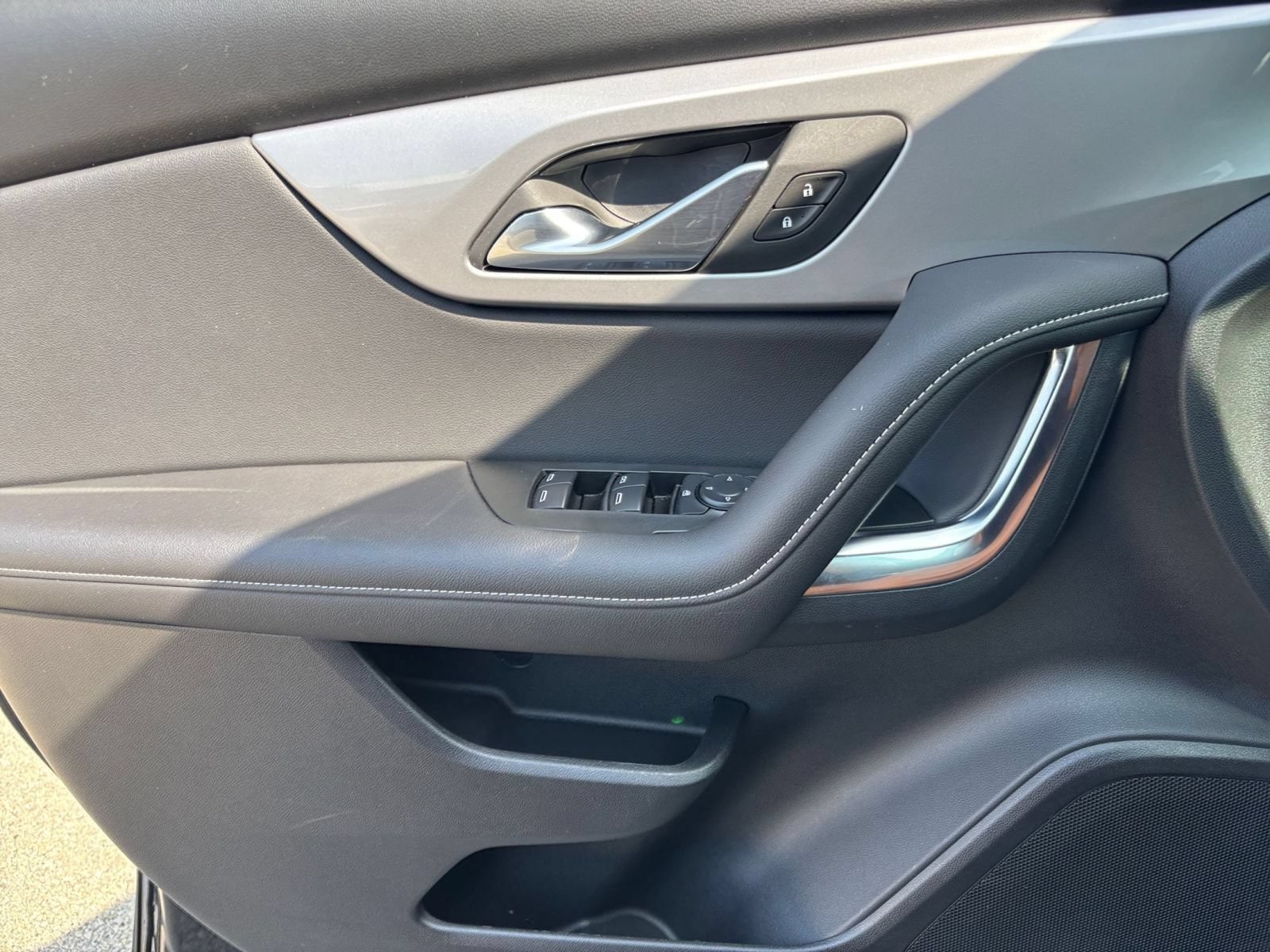 Thumbnail: 2026 Chevrolet Blazer - 18