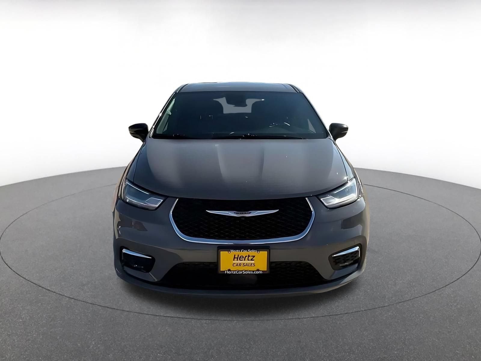 Thumbnail: 2025 Chrysler Pacifica - 4