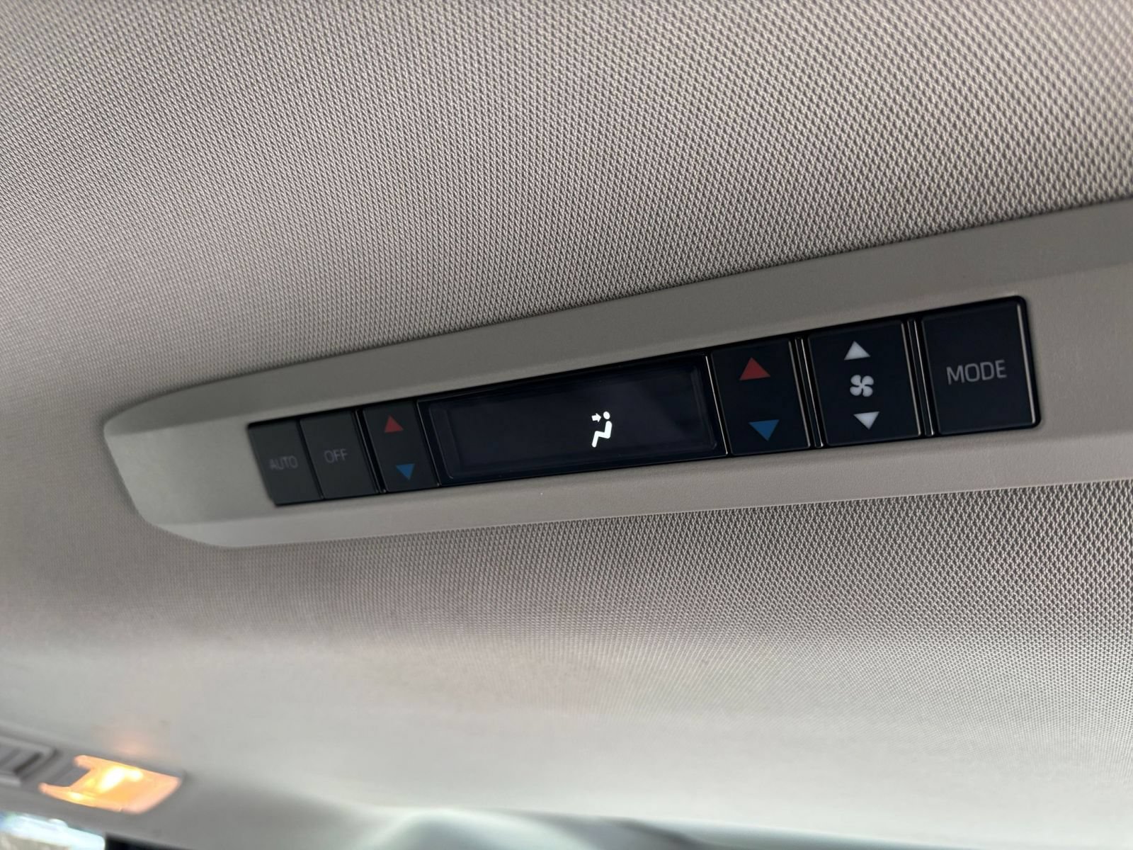 Thumbnail: 2025 Toyota Sienna - 24