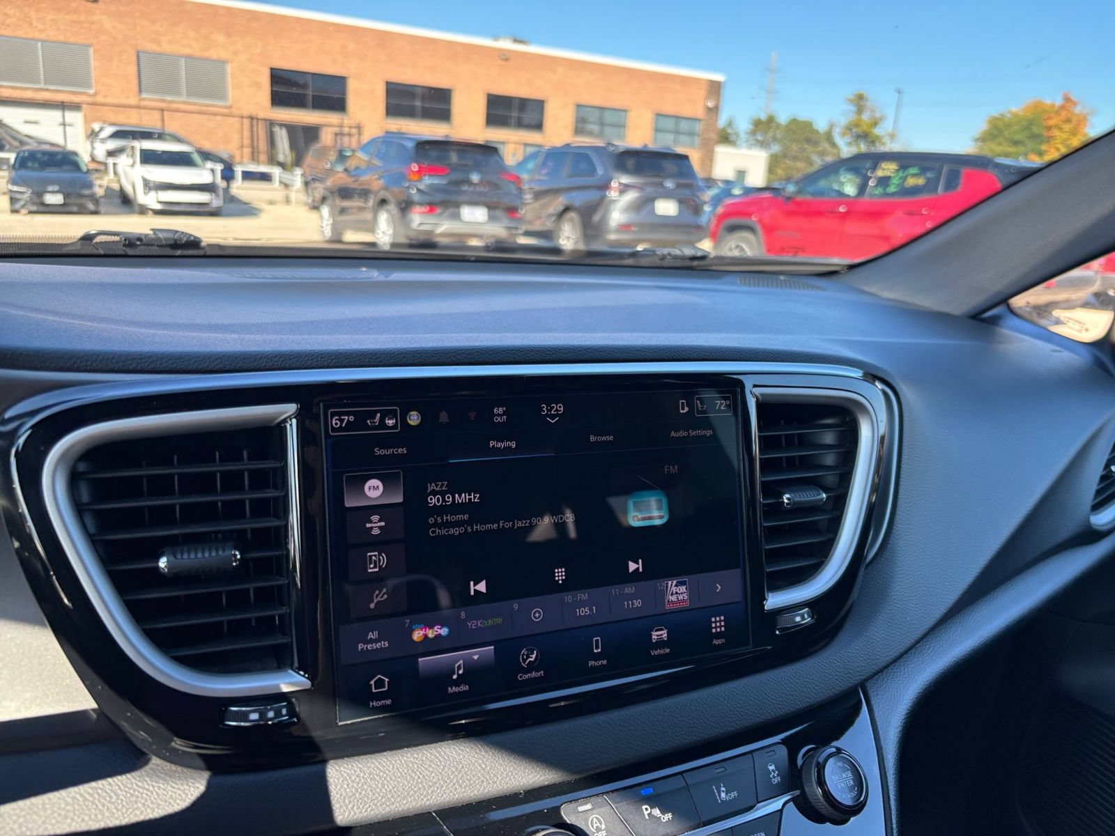 Thumbnail: 2025 Chrysler Pacifica - 19