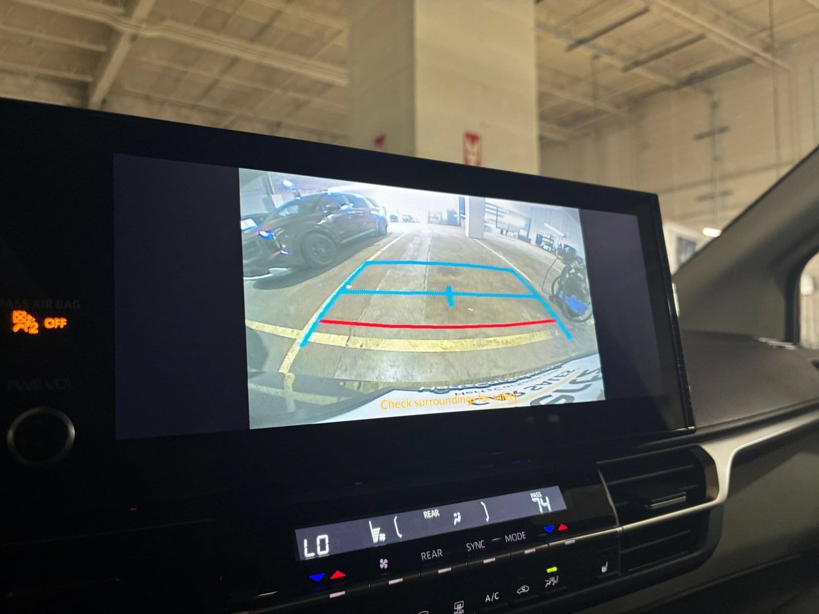 Thumbnail: 2025 Toyota Sienna - 25