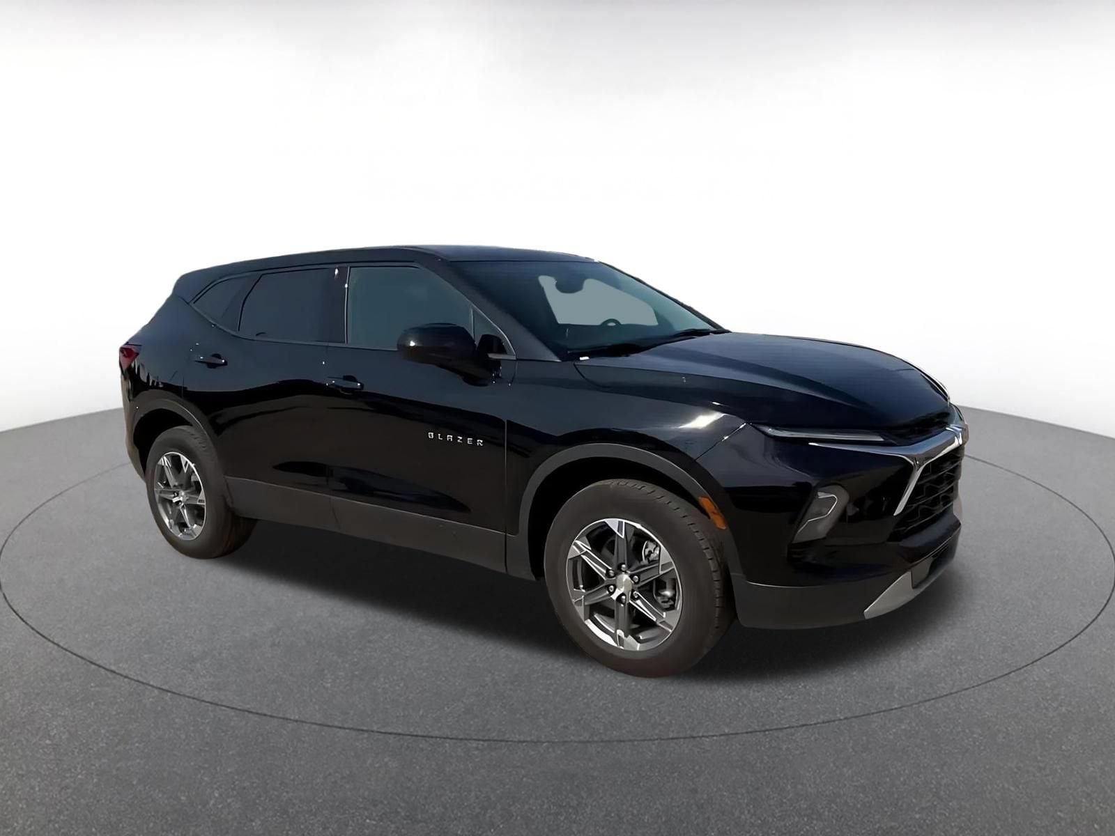 Thumbnail: 2026 Chevrolet Blazer - 2