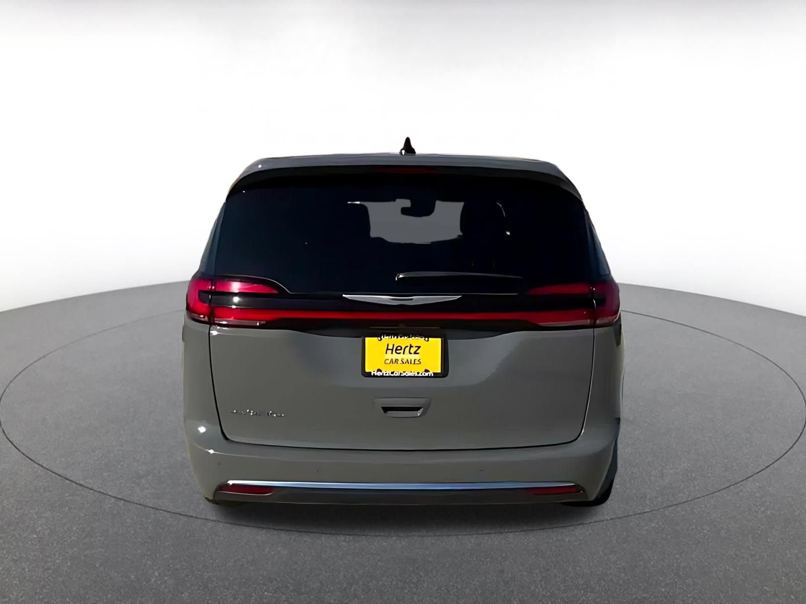 Thumbnail: 2025 Chrysler Pacifica - 12