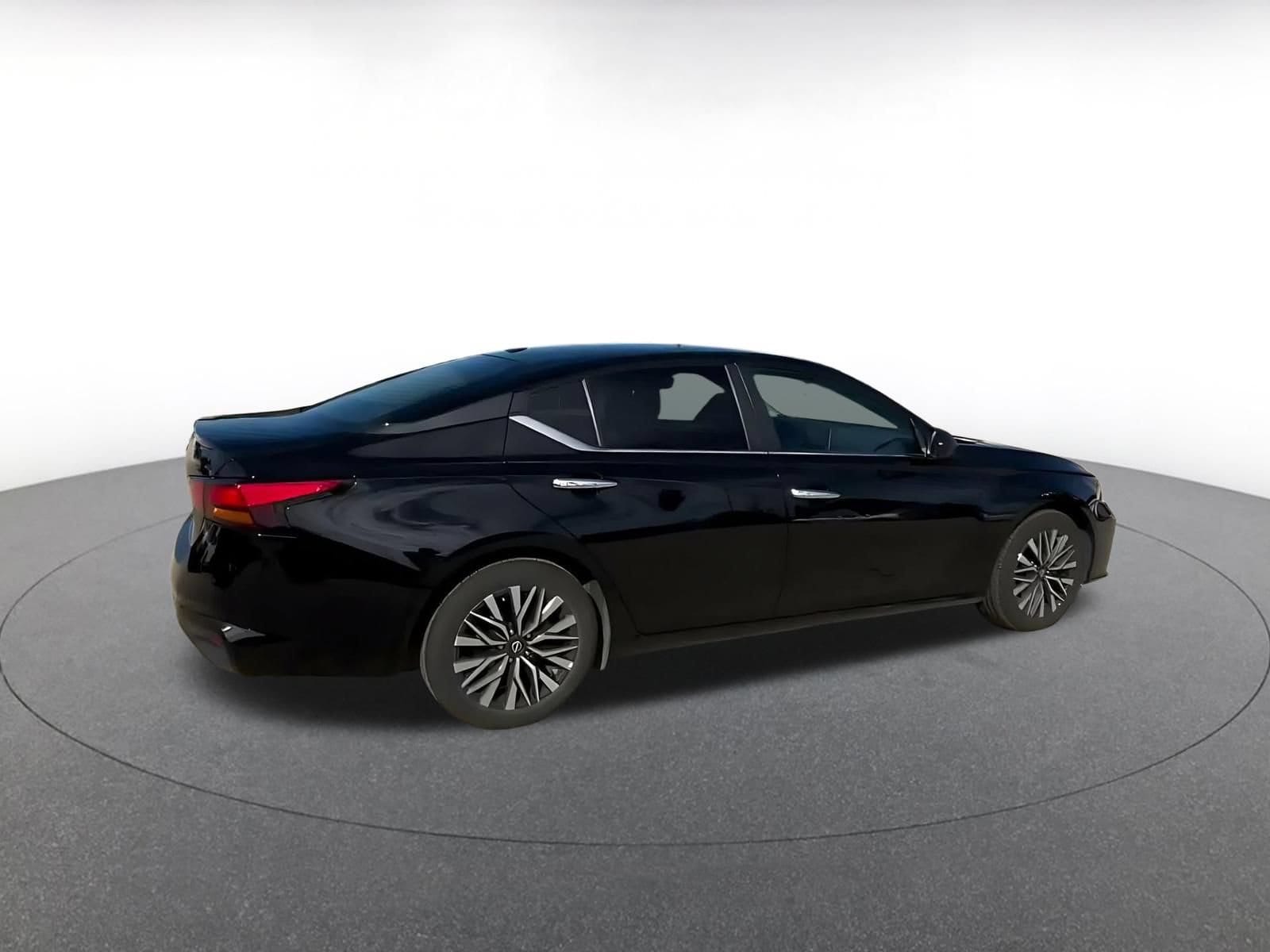 Thumbnail: 2025 Nissan Altima - 14