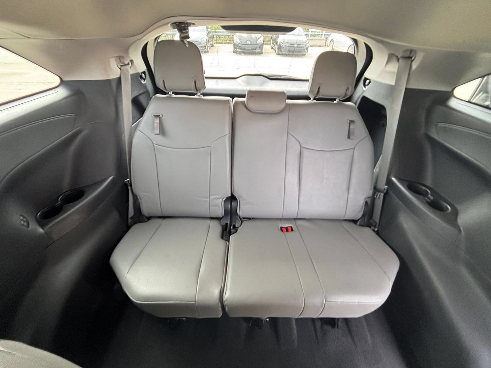 Thumbnail: 2025 Toyota Sienna - 30