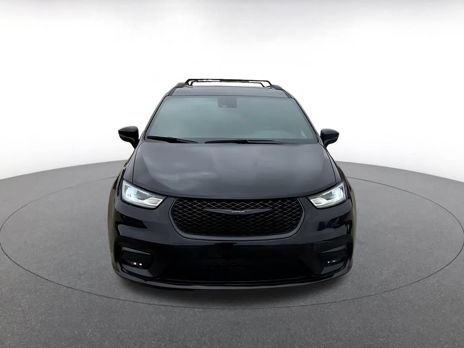 Thumbnail: 2025 Chrysler Pacifica - 4