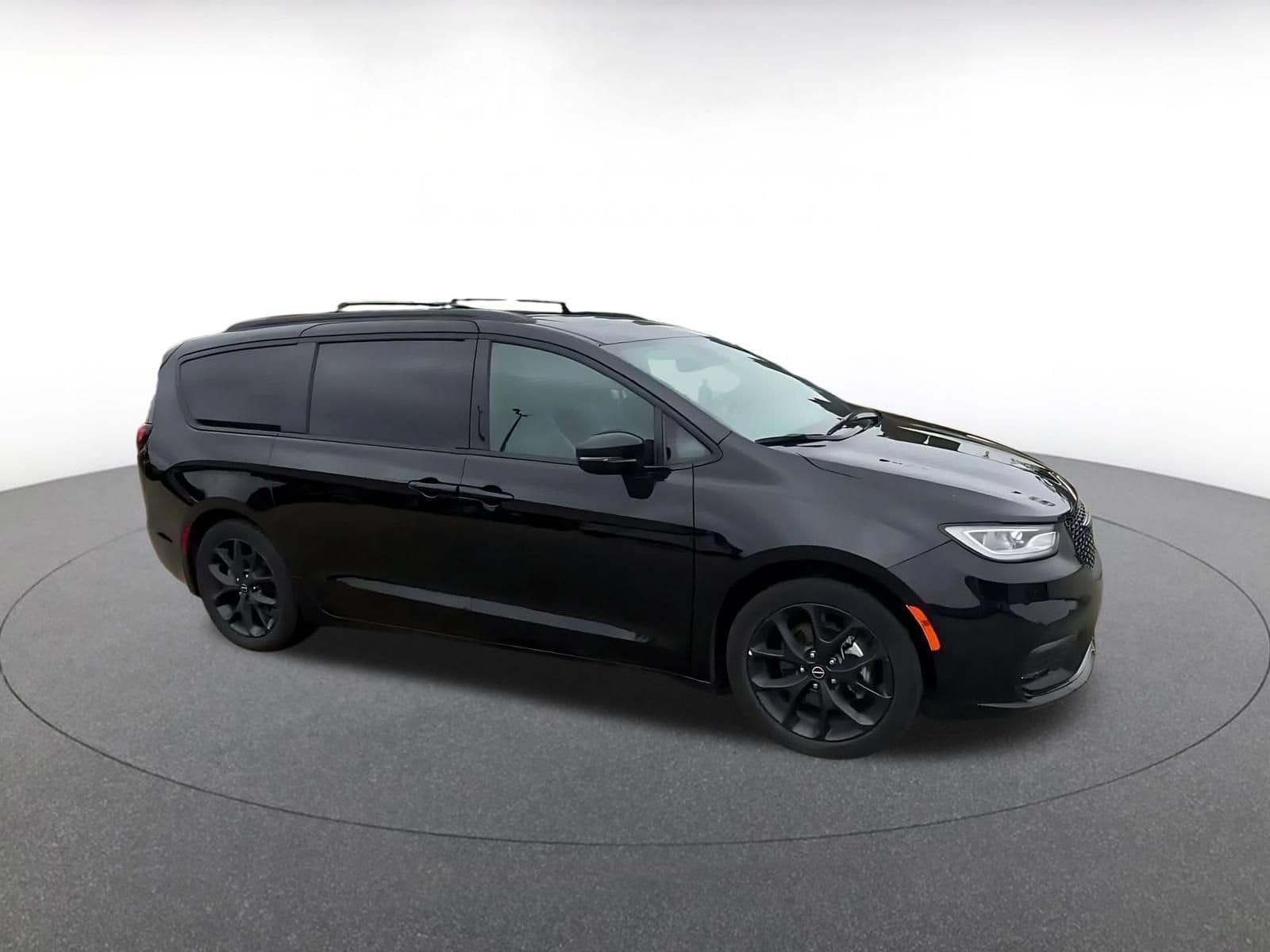 Thumbnail: 2025 Chrysler Pacifica - 2