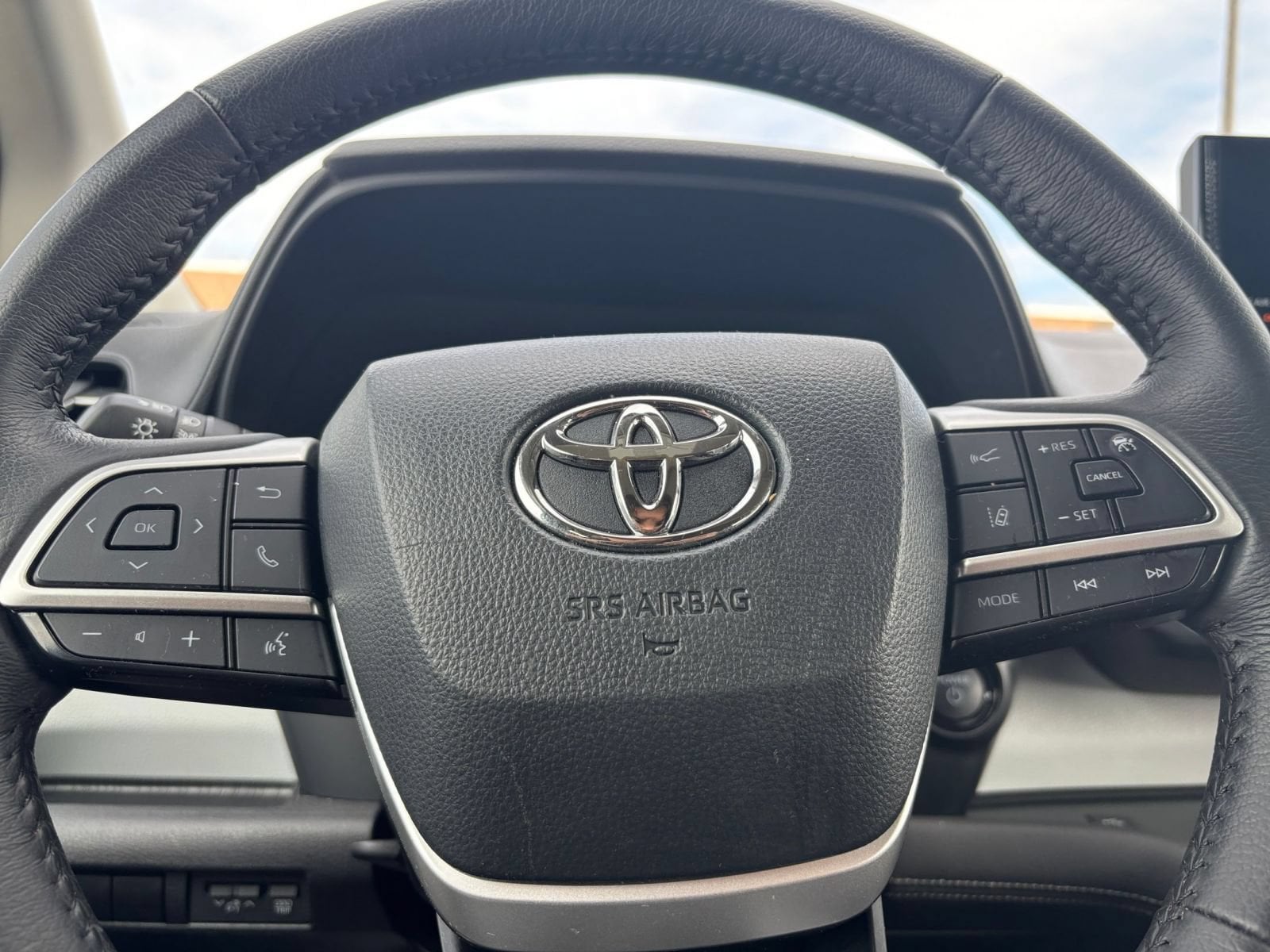 Thumbnail: 2025 Toyota Sienna - 28