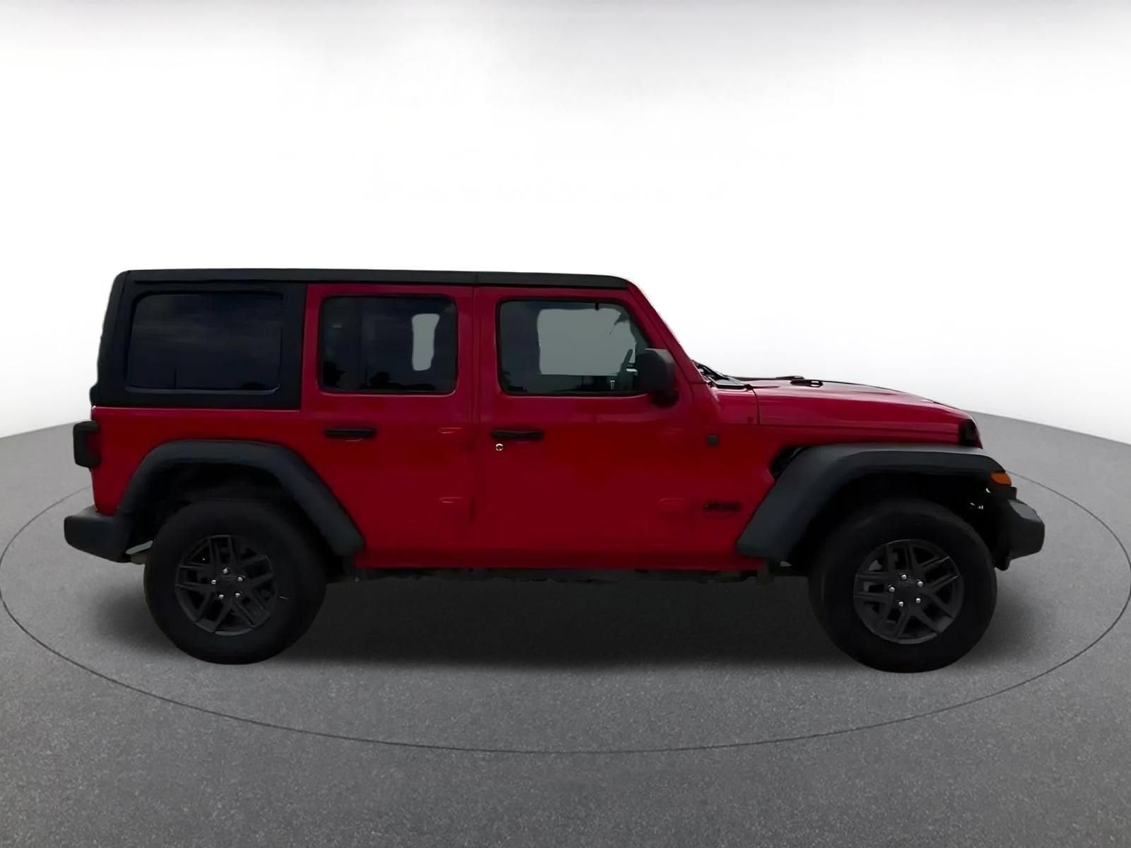 Thumbnail: 2025 Jeep Wrangler - 15
