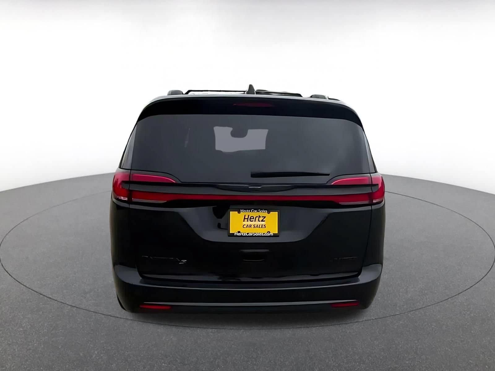 Thumbnail: 2025 Chrysler Pacifica - 12