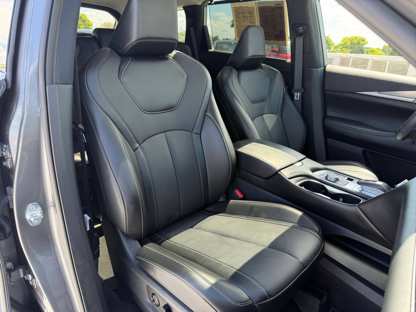 Thumbnail: 2026 INFINITI QX60 - 34