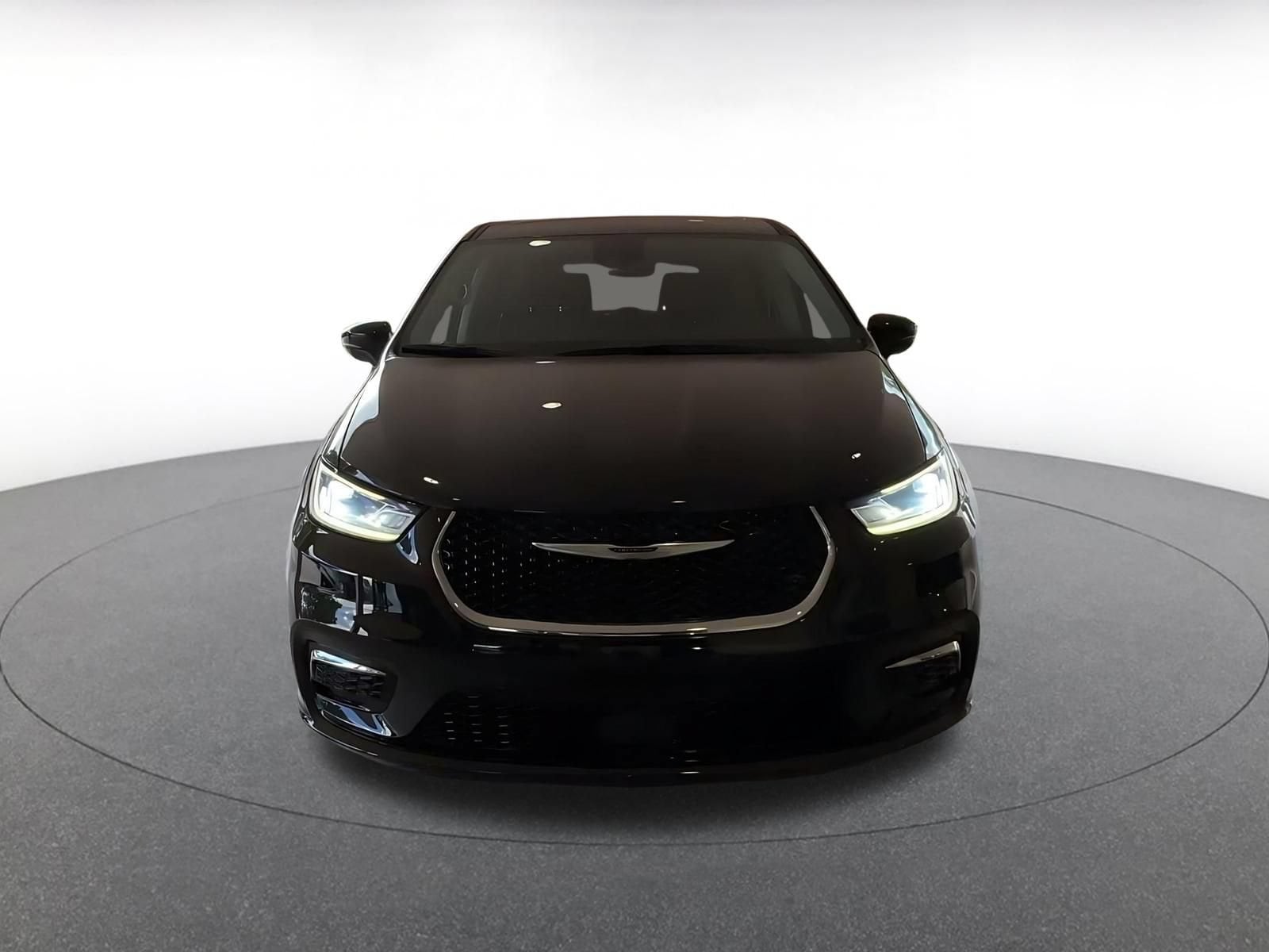 Thumbnail: 2024 Chrysler Pacifica - 10