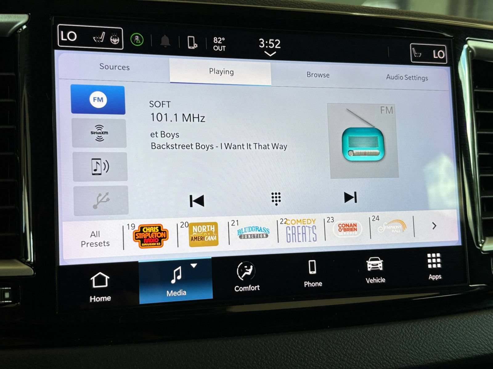 Thumbnail: 2024 Chrysler Pacifica - 19