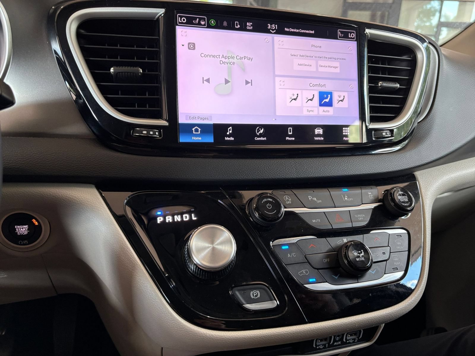 Thumbnail: 2024 Chrysler Pacifica - 16