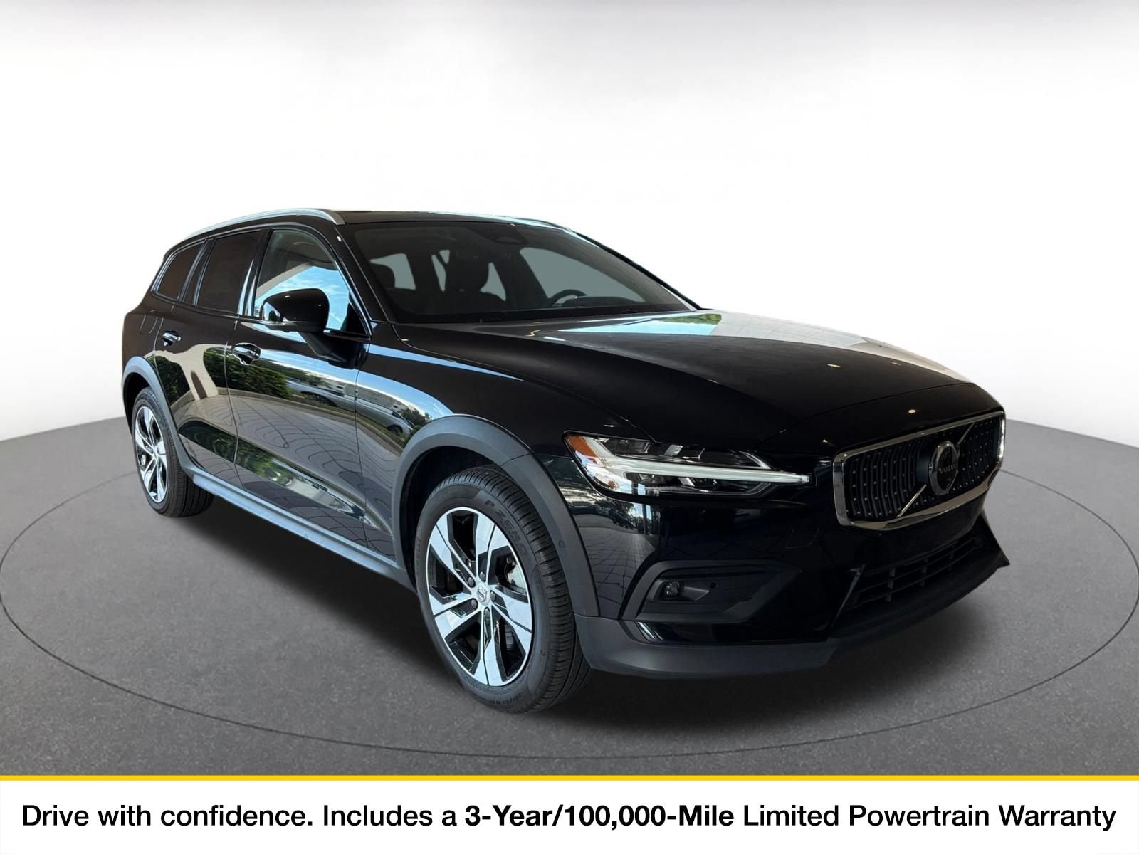 2025 Volvo V60 Cross Country