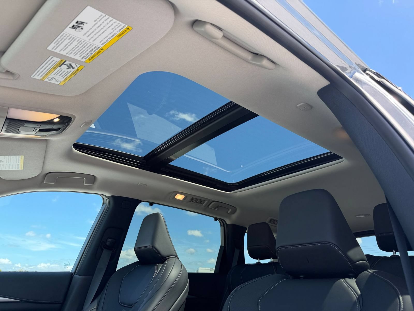 Thumbnail: 2026 INFINITI QX60 - 28