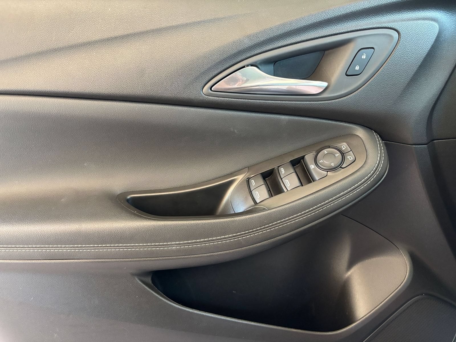 Thumbnail: 2026 Buick Encore GX - 18
