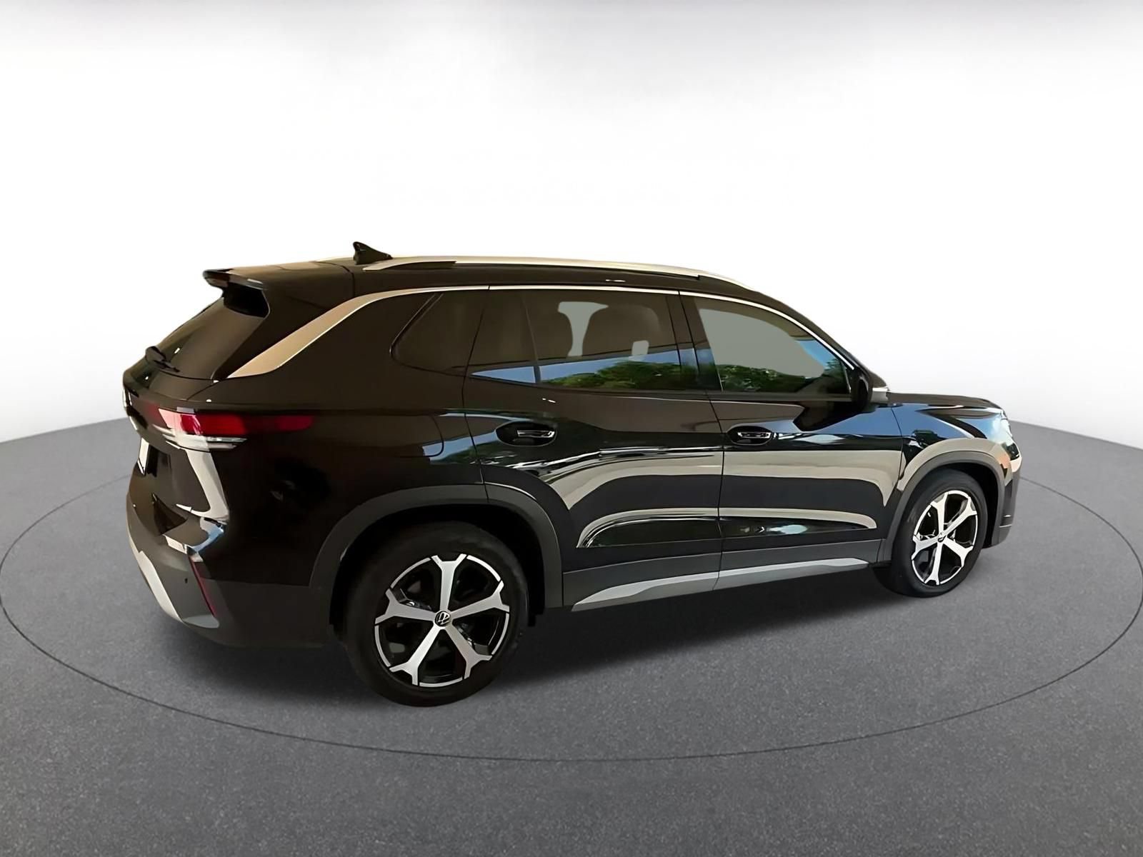 Thumbnail: 2026 Volkswagen Tiguan - 9