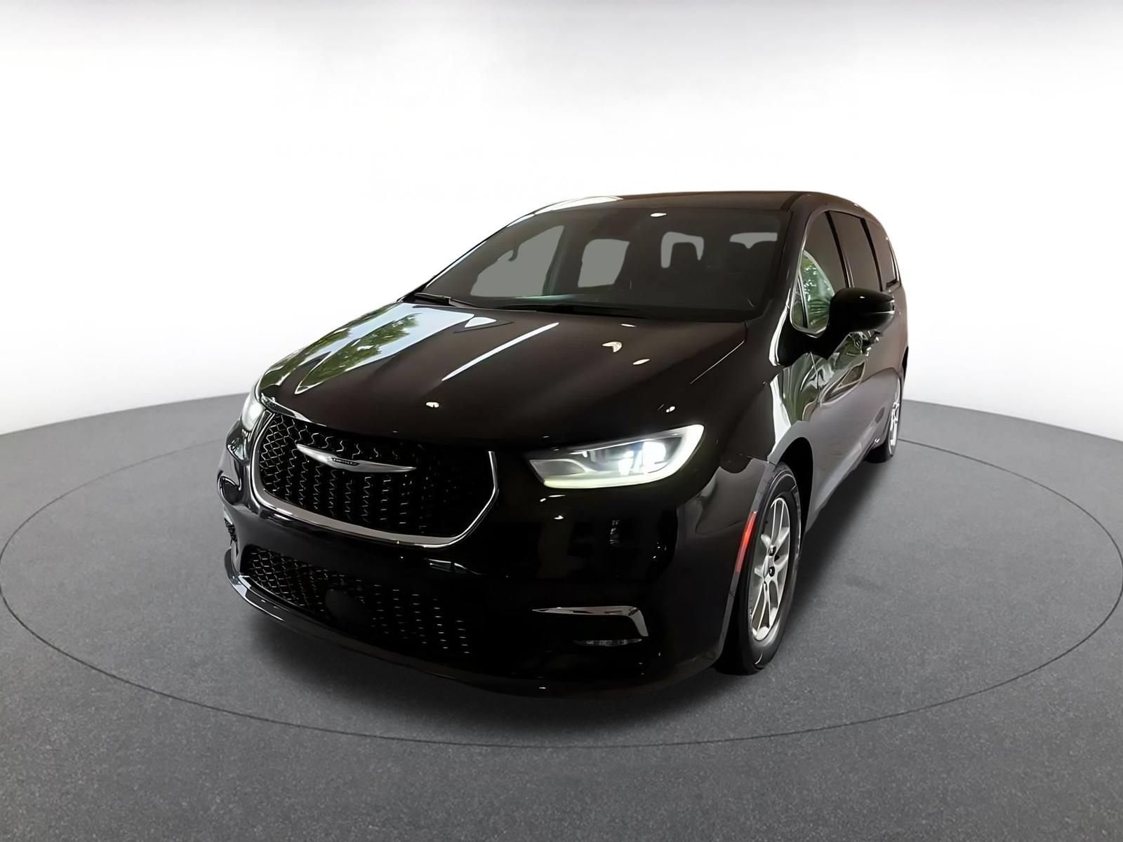 Thumbnail: 2025 Chrysler Pacifica - 4