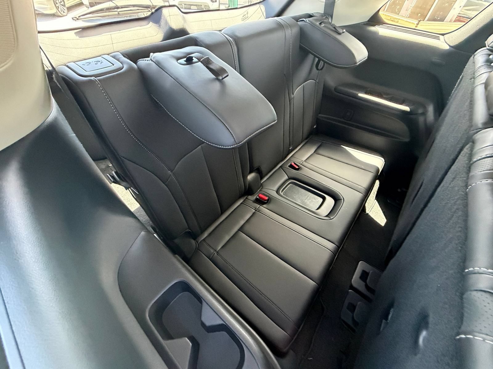 Thumbnail: 2026 INFINITI QX60 - 26