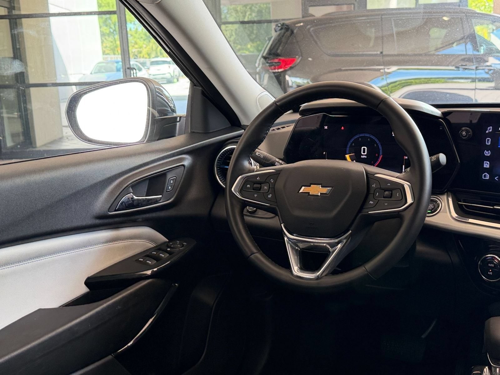 Thumbnail: 2025 Chevrolet Trax - 28