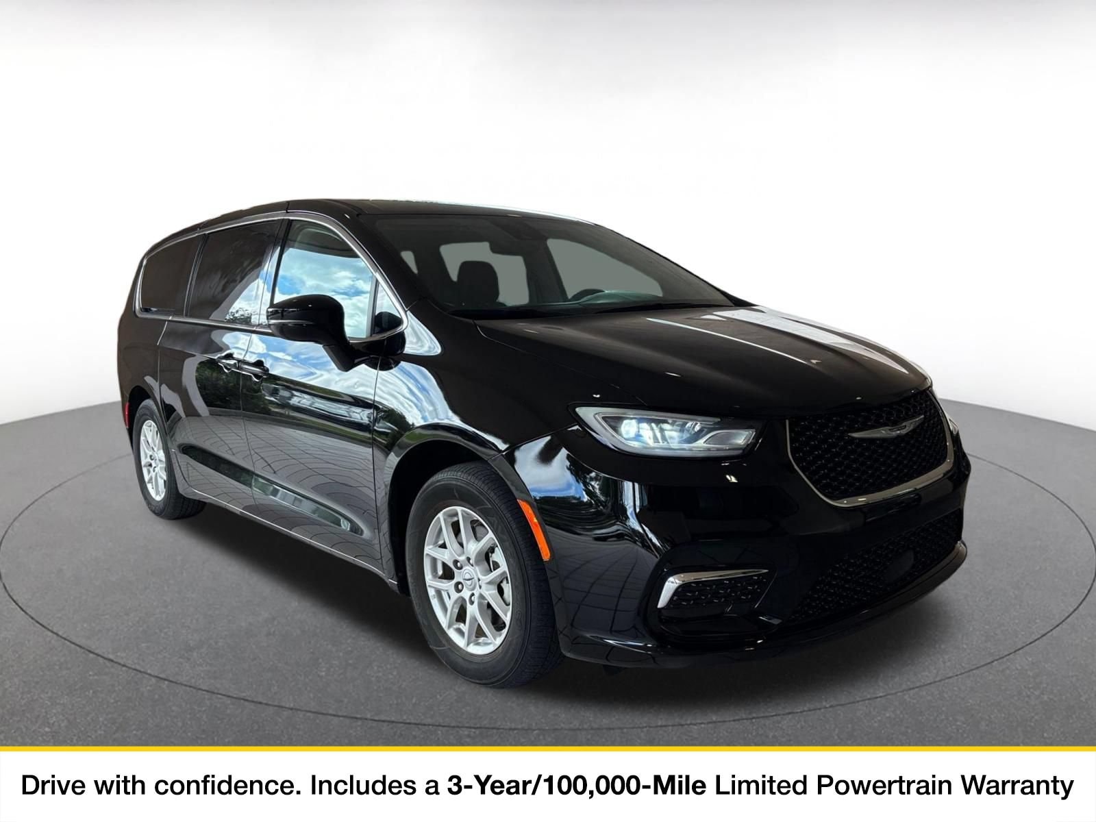 Thumbnail: 2024 Chrysler Pacifica - 1