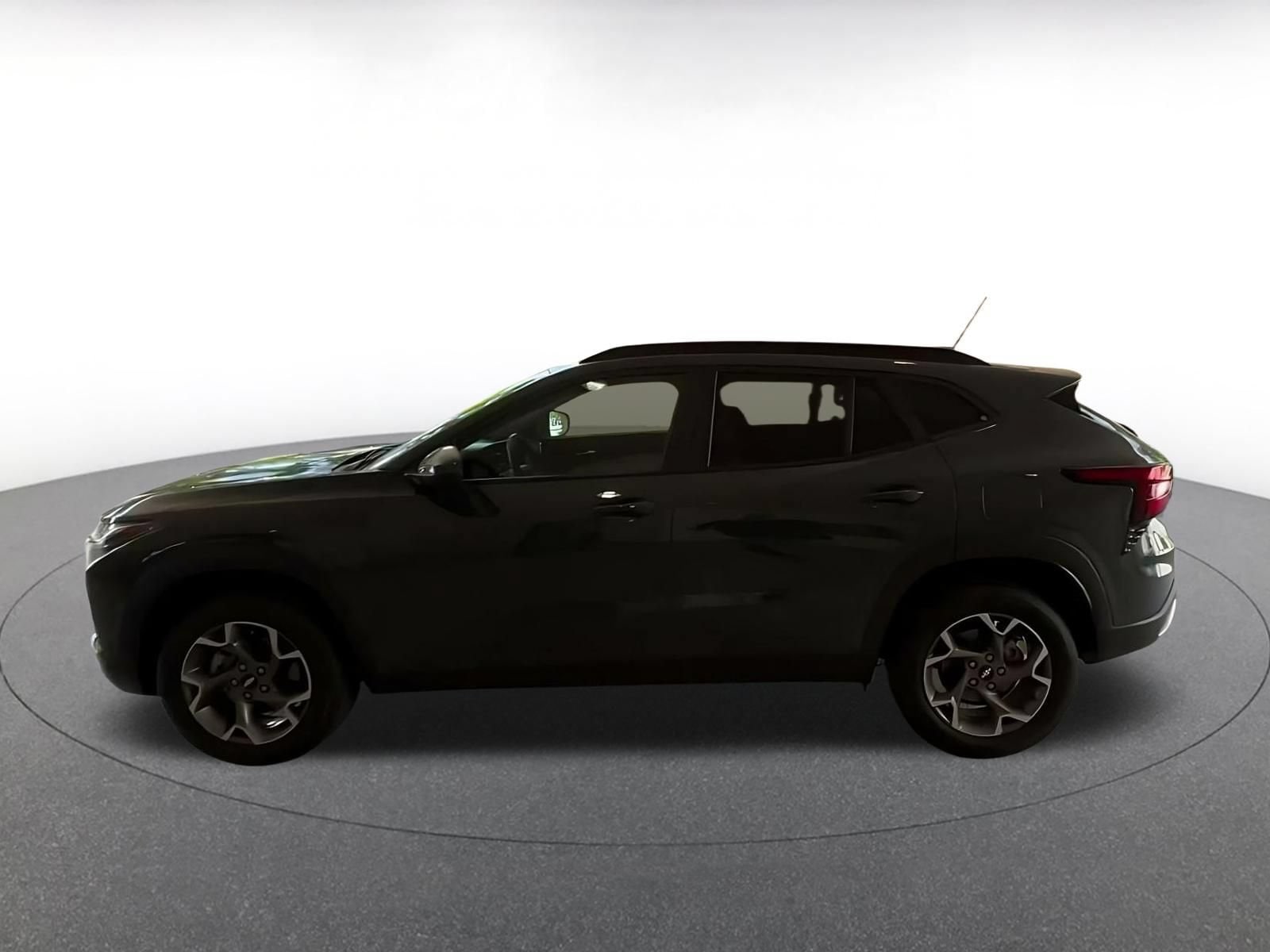Thumbnail: 2025 Chevrolet Trax - 8