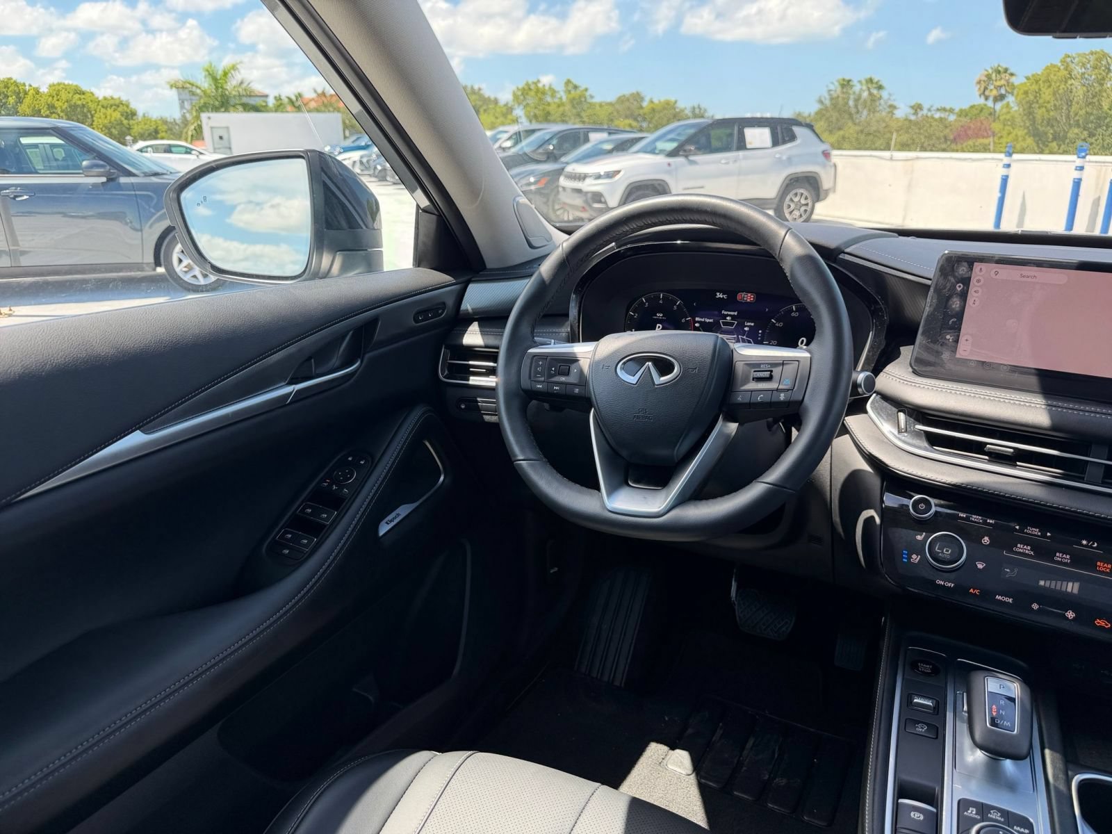 Thumbnail: 2026 INFINITI QX60 - 32