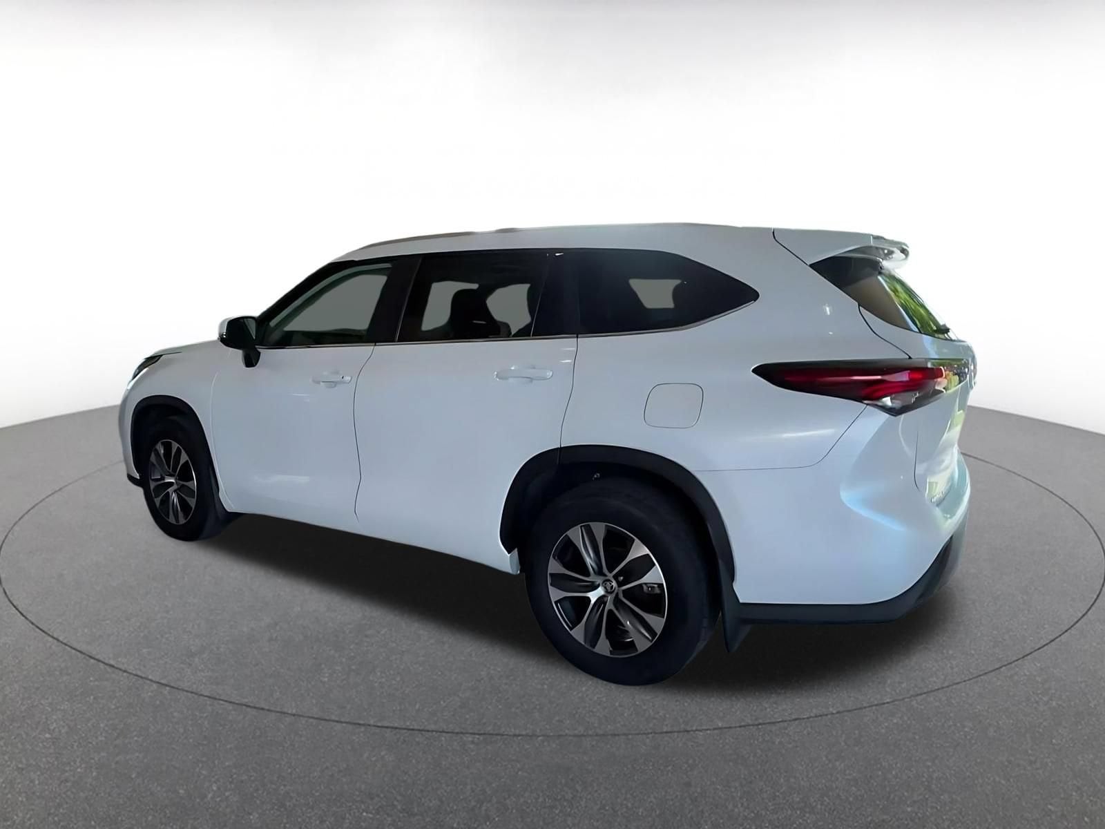 Thumbnail: 2026 Toyota Highlander - 9