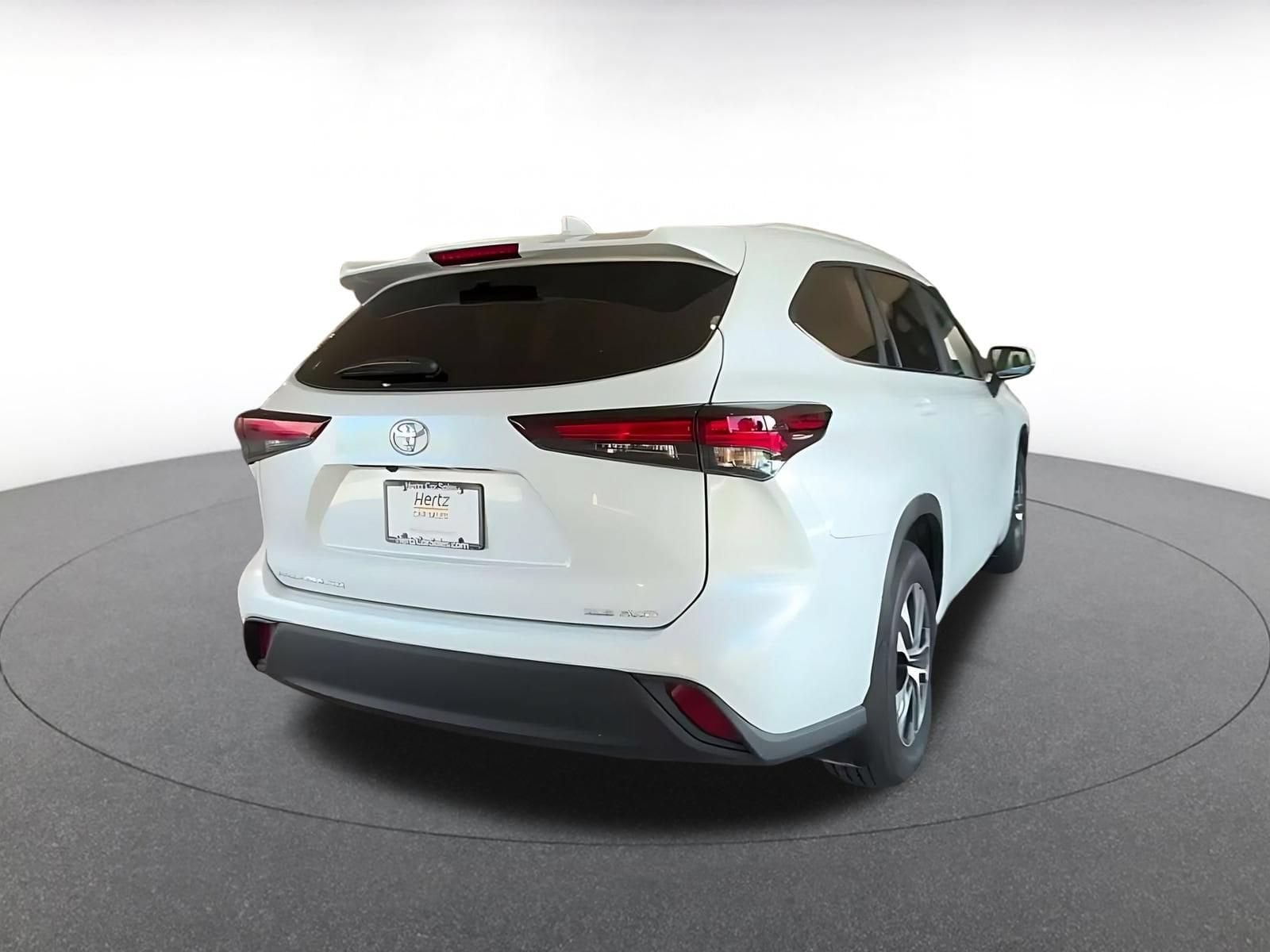 Thumbnail: 2026 Toyota Highlander - 14