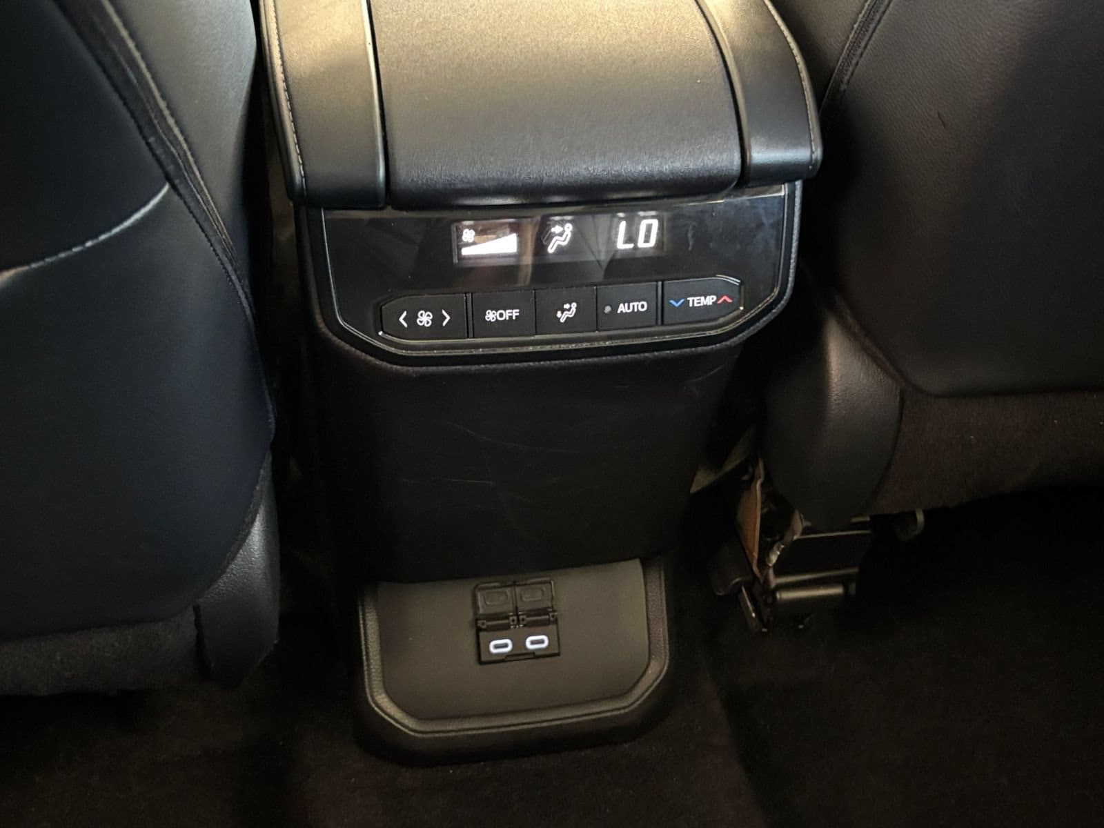 Thumbnail: 2026 Toyota Highlander - 24